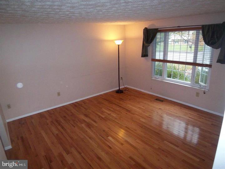 NEWINGTON FOREST - Residential Lease