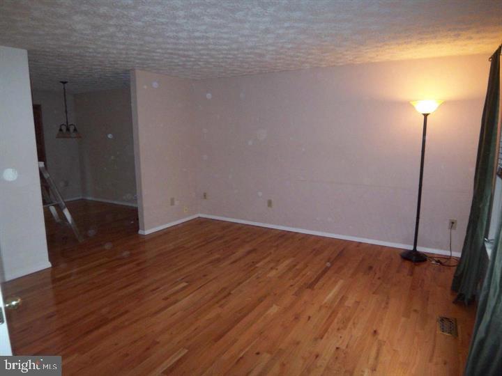 NEWINGTON FOREST - Residential Lease