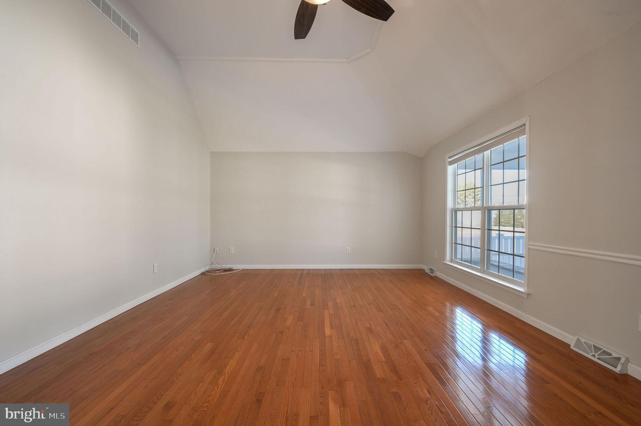 457 ORCHARD GROVE WAY