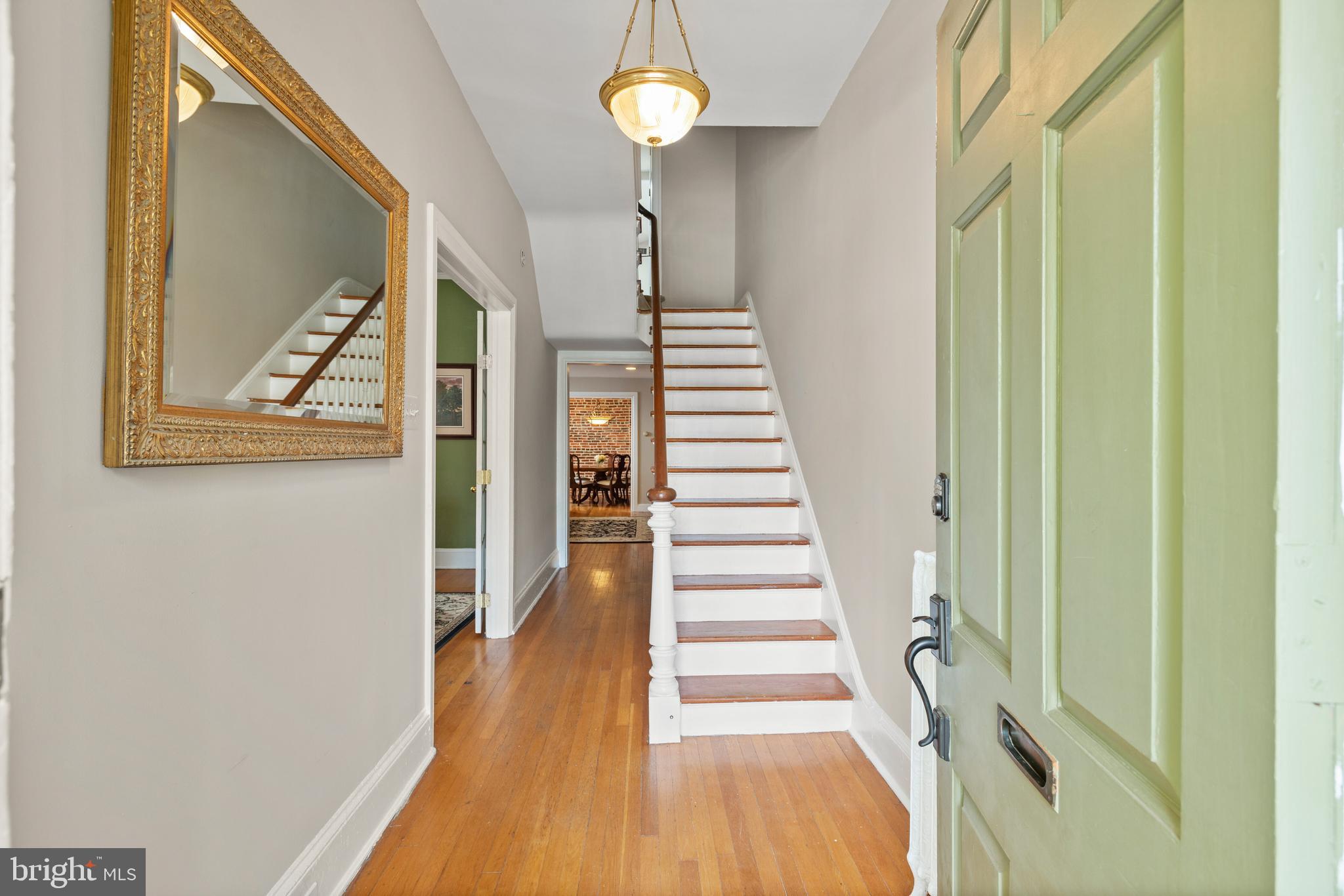 320 W MINER STREET