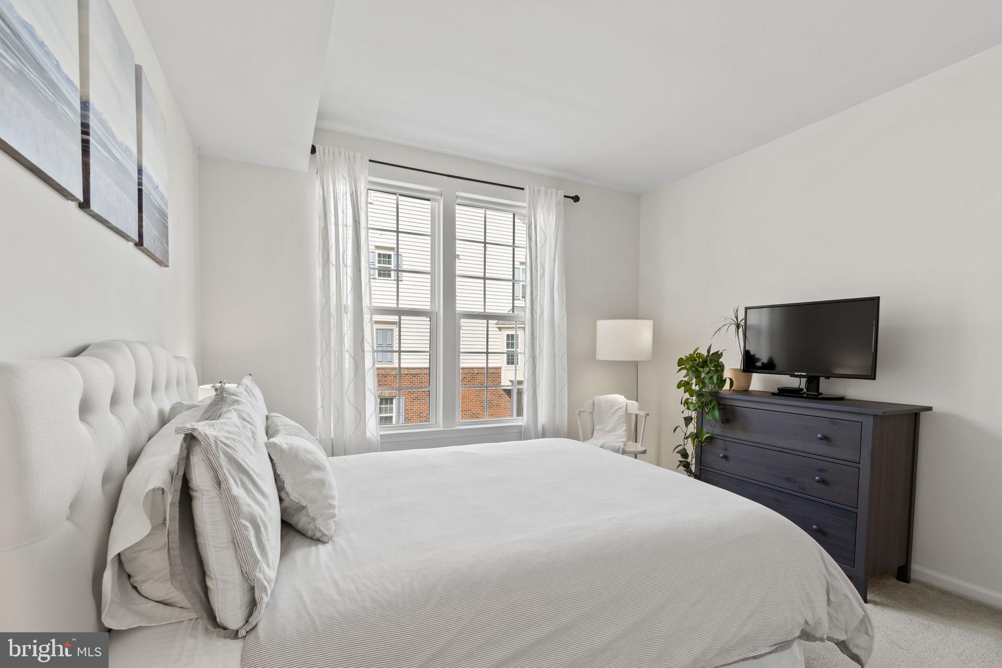 GREENBELT STATION - Residential