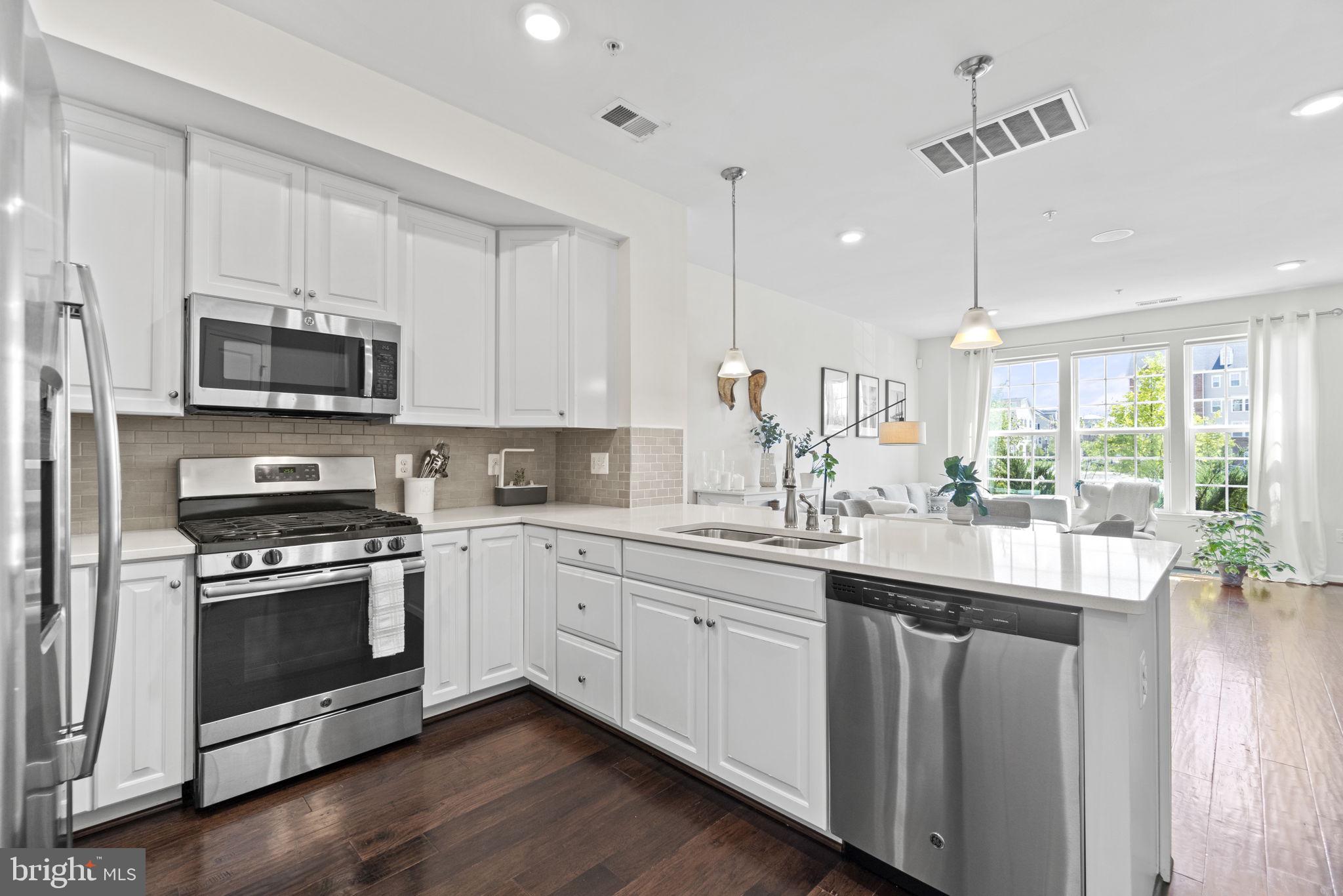 GREENBELT STATION - Residential