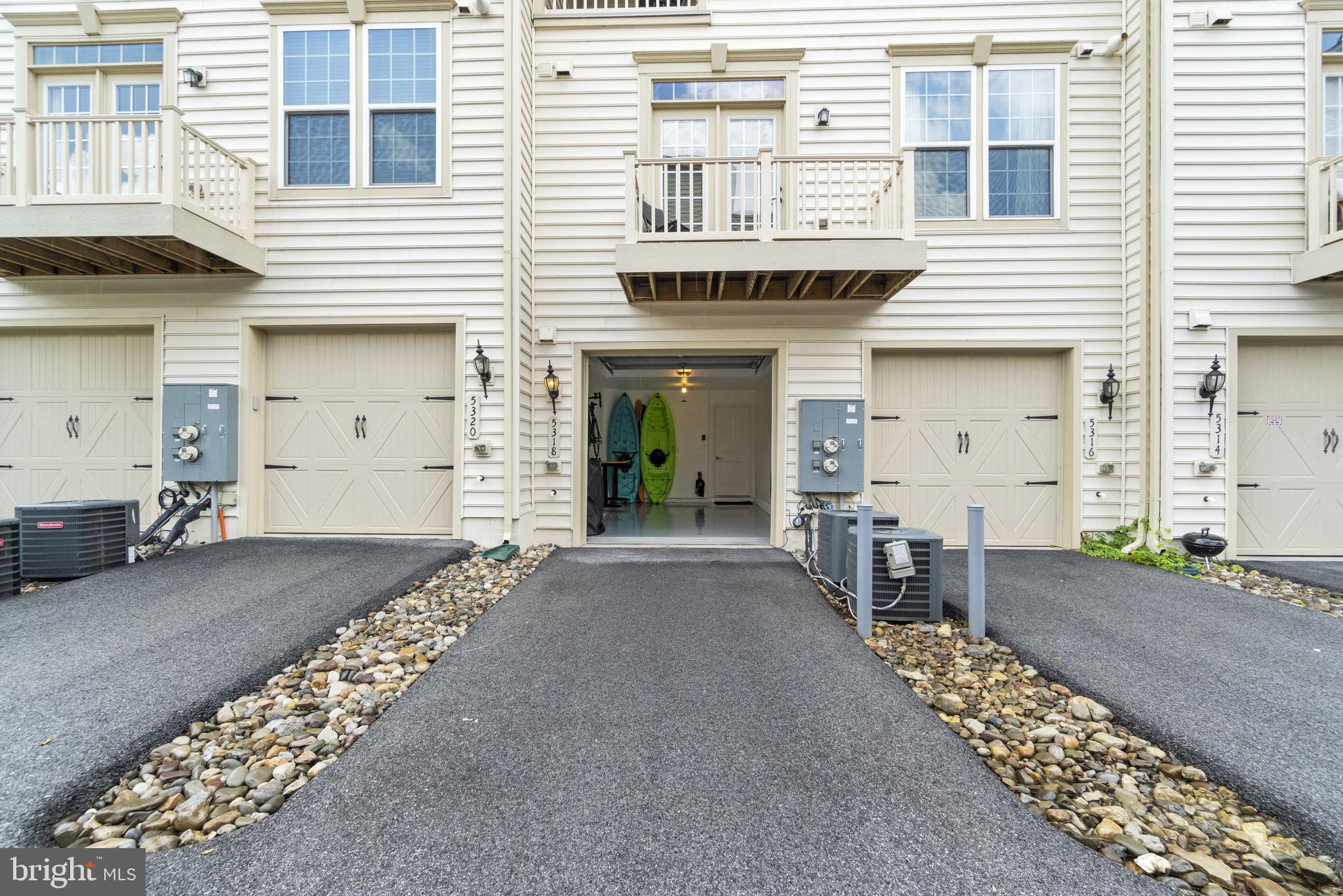 GREENBELT STATION - Residential