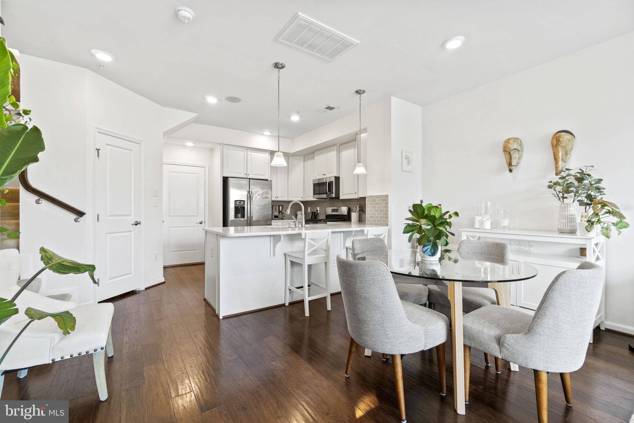 GREENBELT STATION - Residential