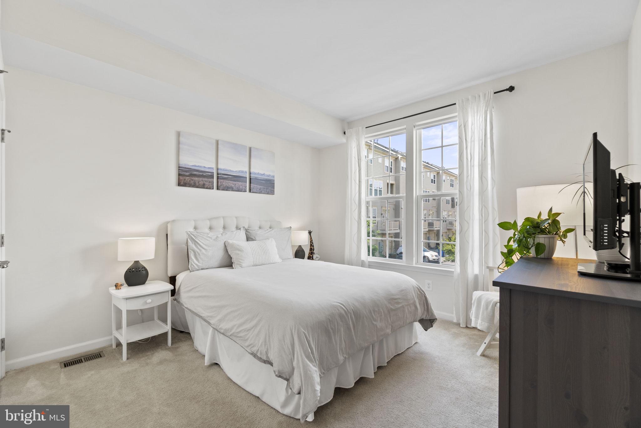 GREENBELT STATION - Residential