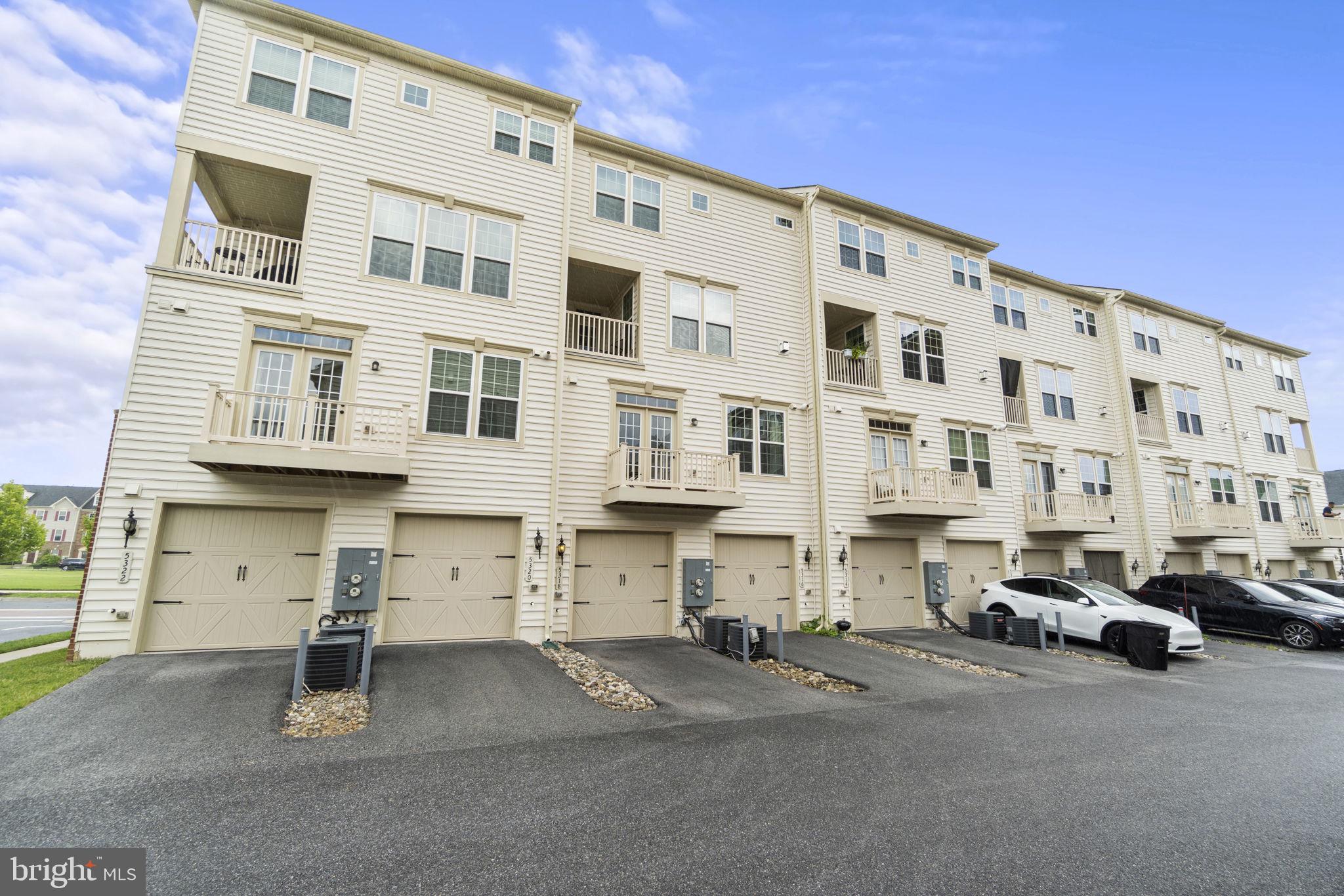 GREENBELT STATION - Residential