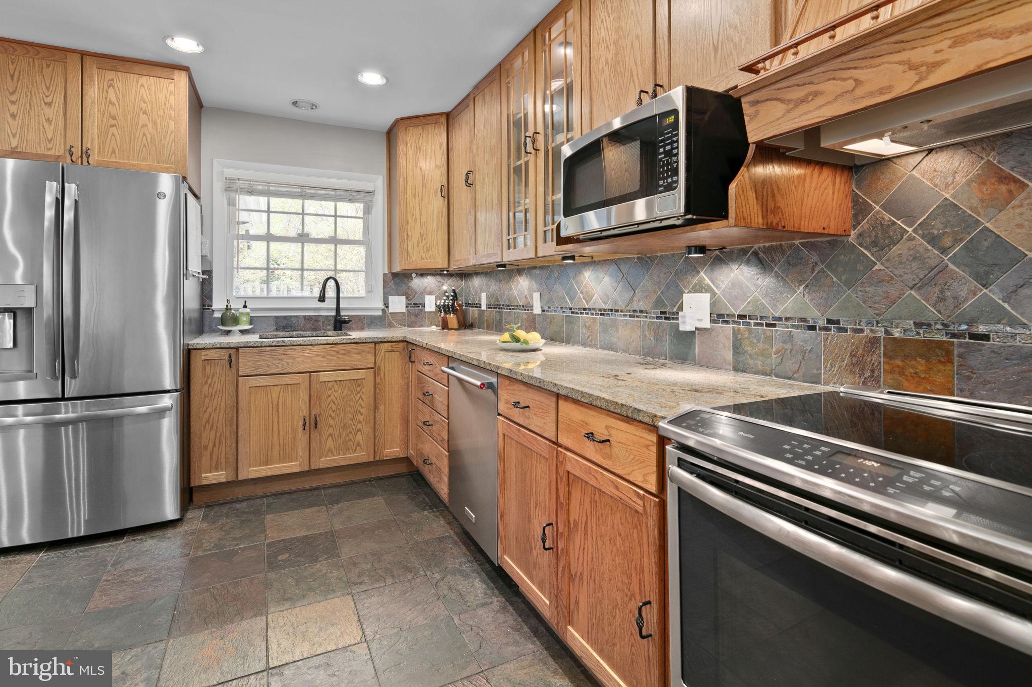 RIVERSIDE ESTATES - Residential