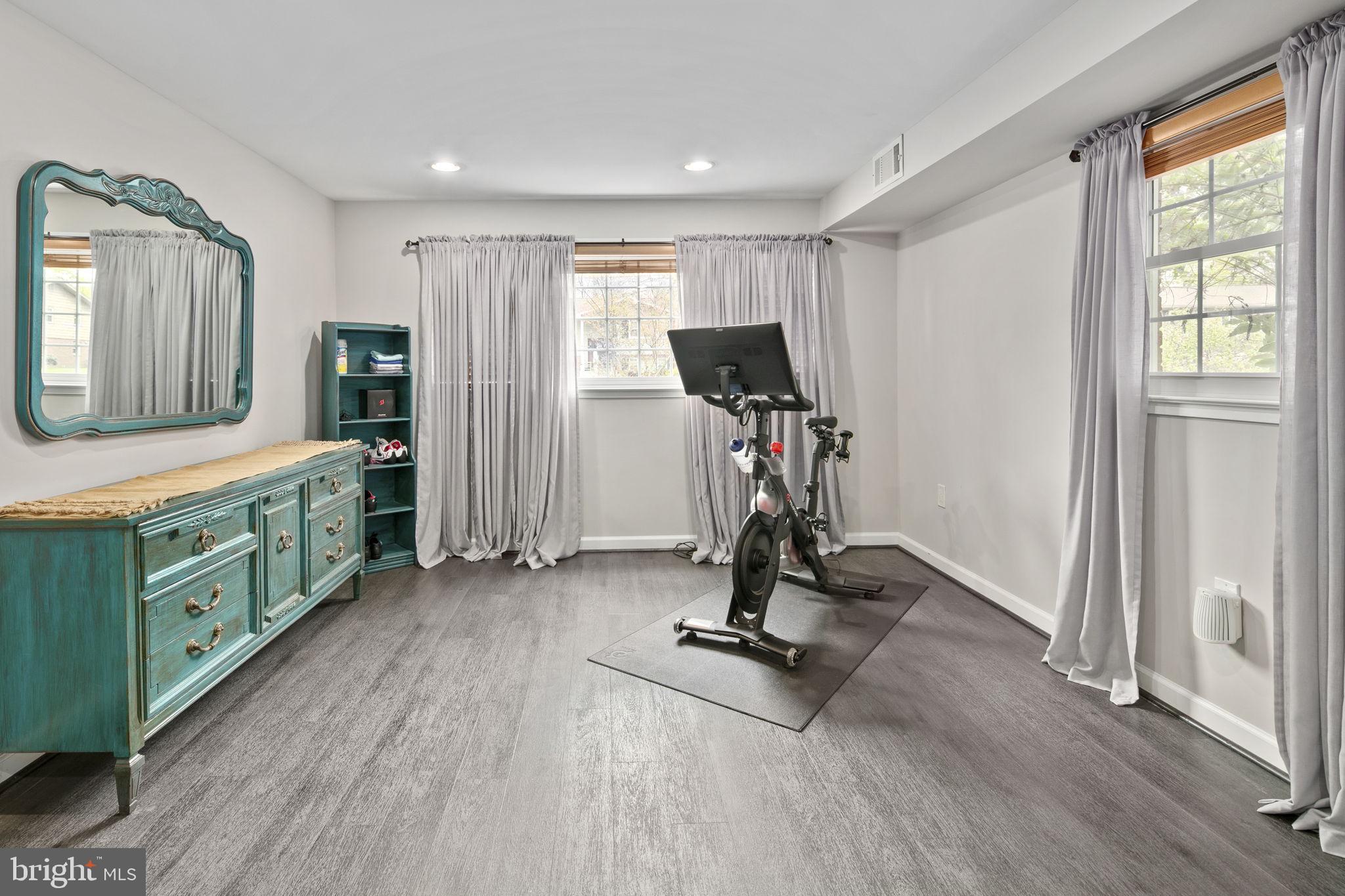 RIVERSIDE ESTATES - Residential