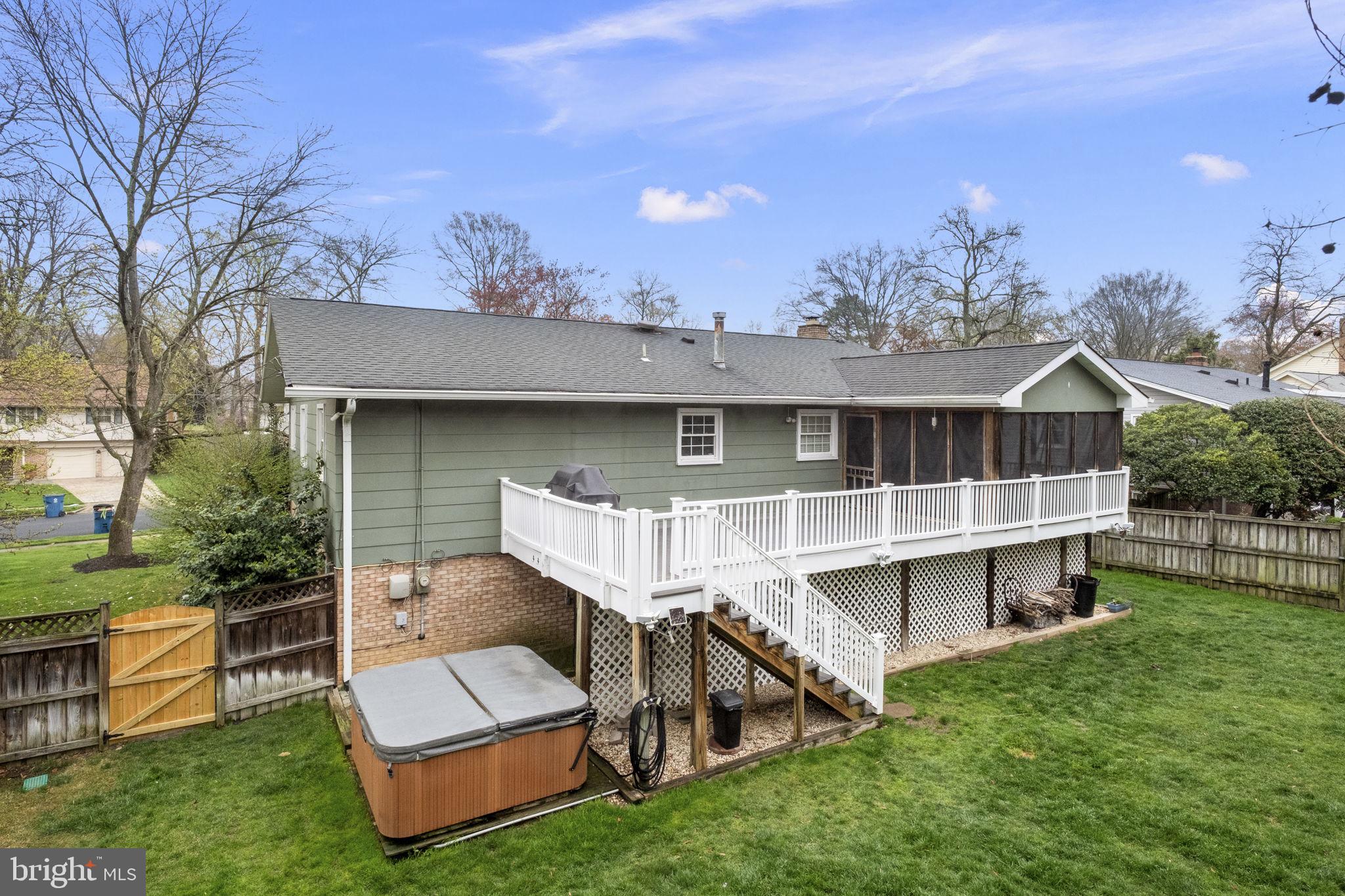 RIVERSIDE ESTATES - Residential