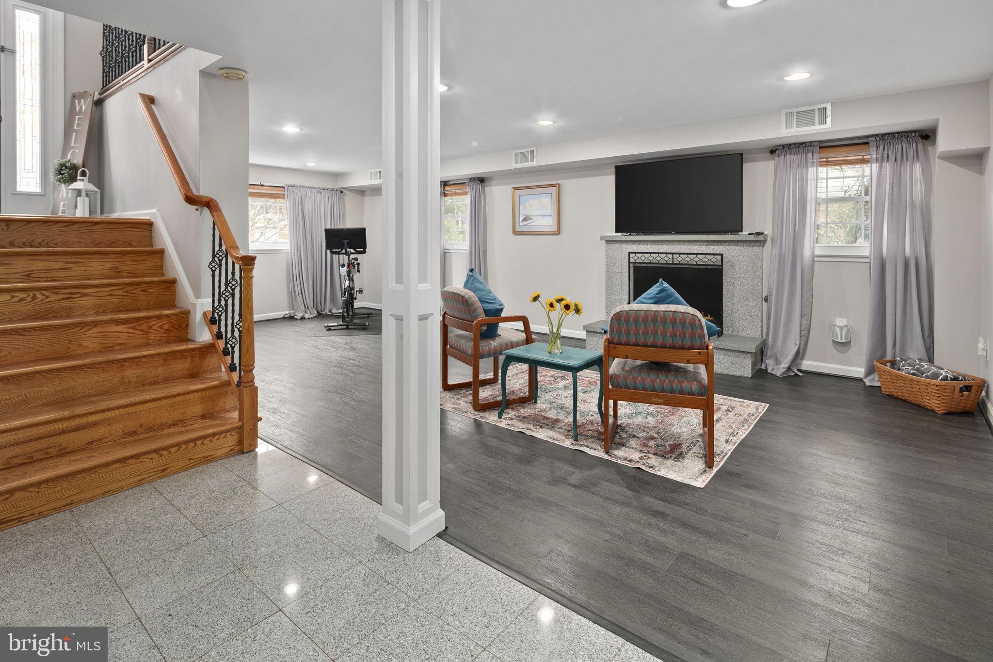 RIVERSIDE ESTATES - Residential