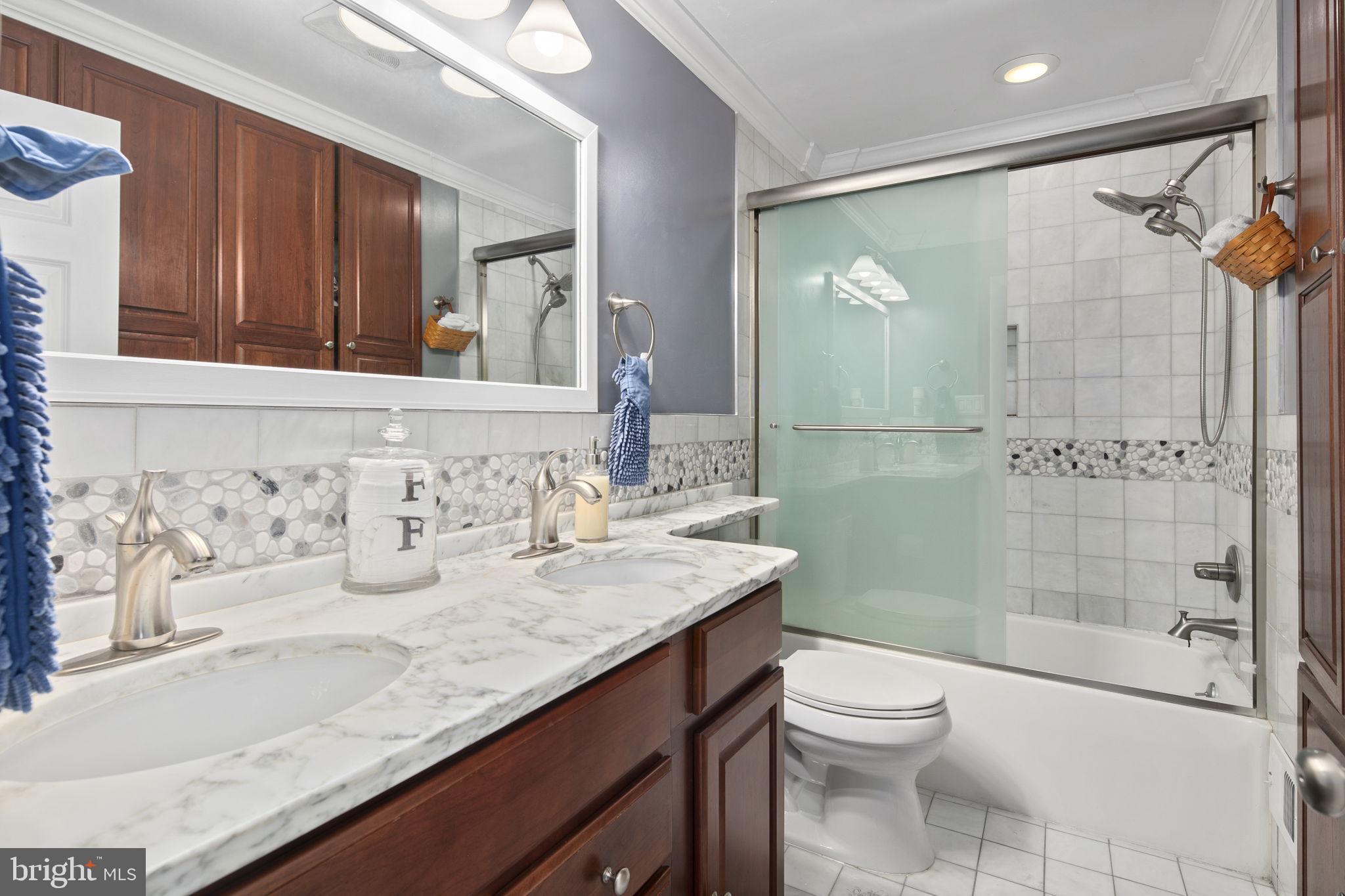 RIVERSIDE ESTATES - Residential