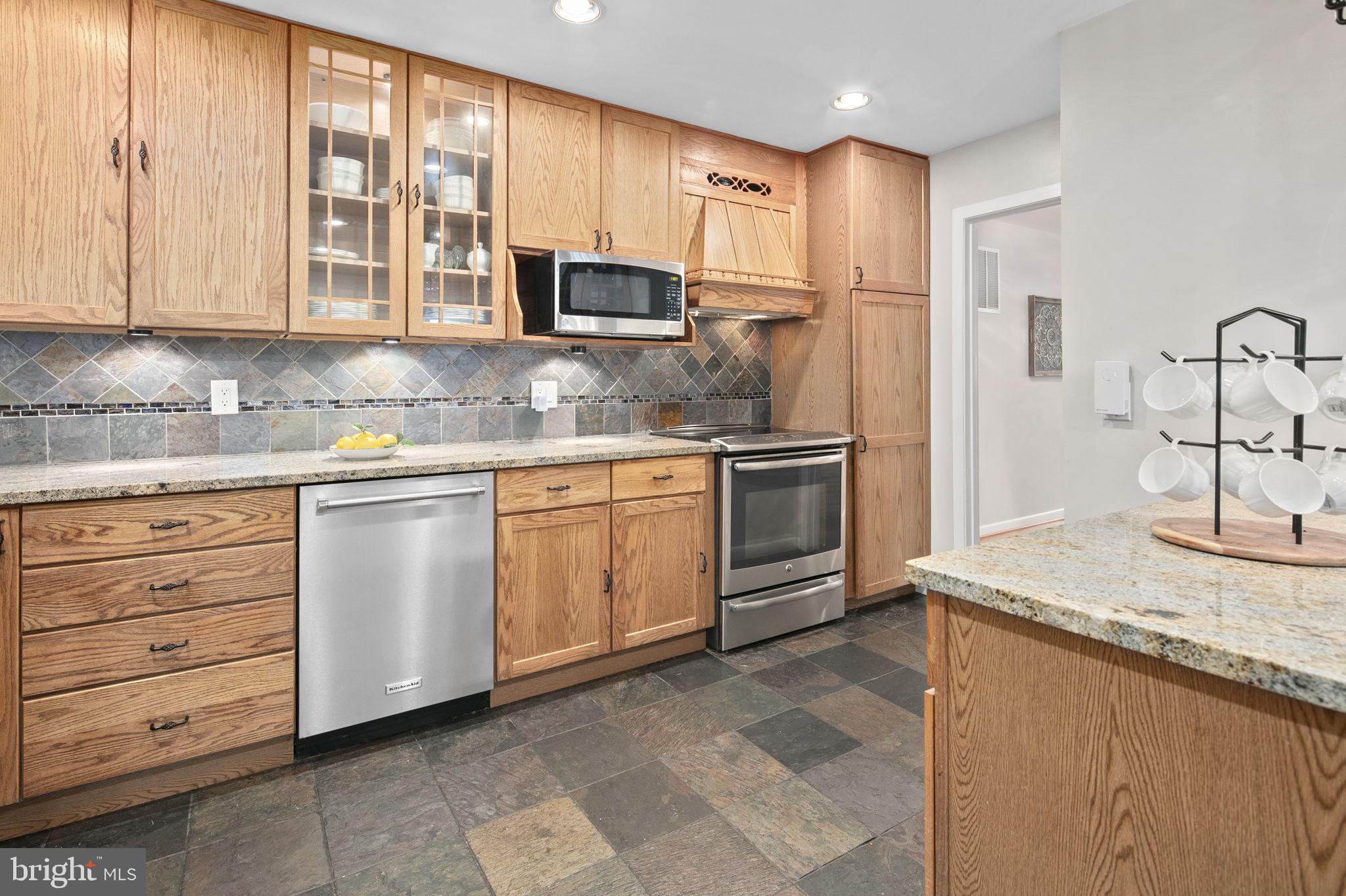 RIVERSIDE ESTATES - Residential