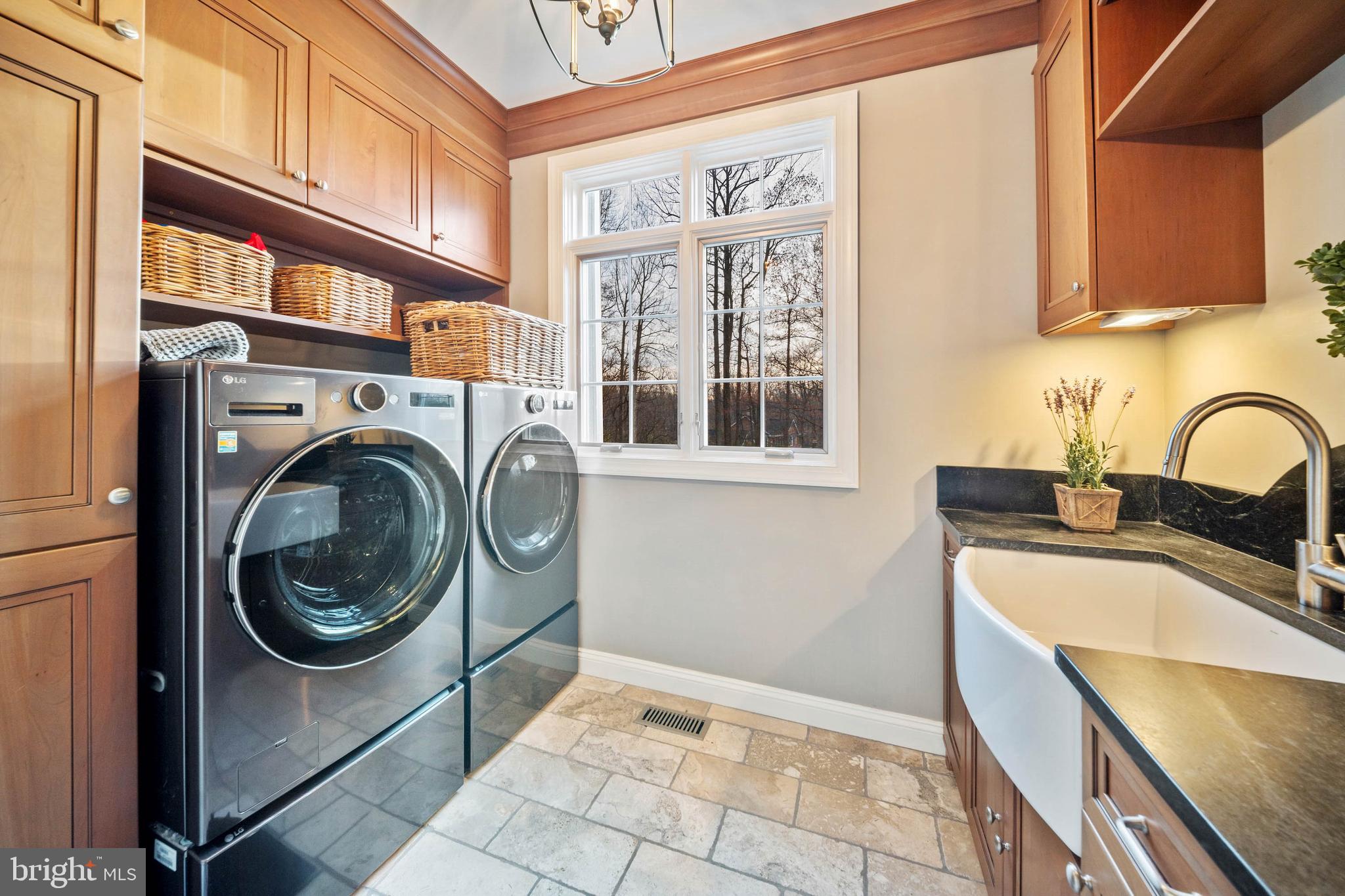 HILLSYDE HUNT - Residential