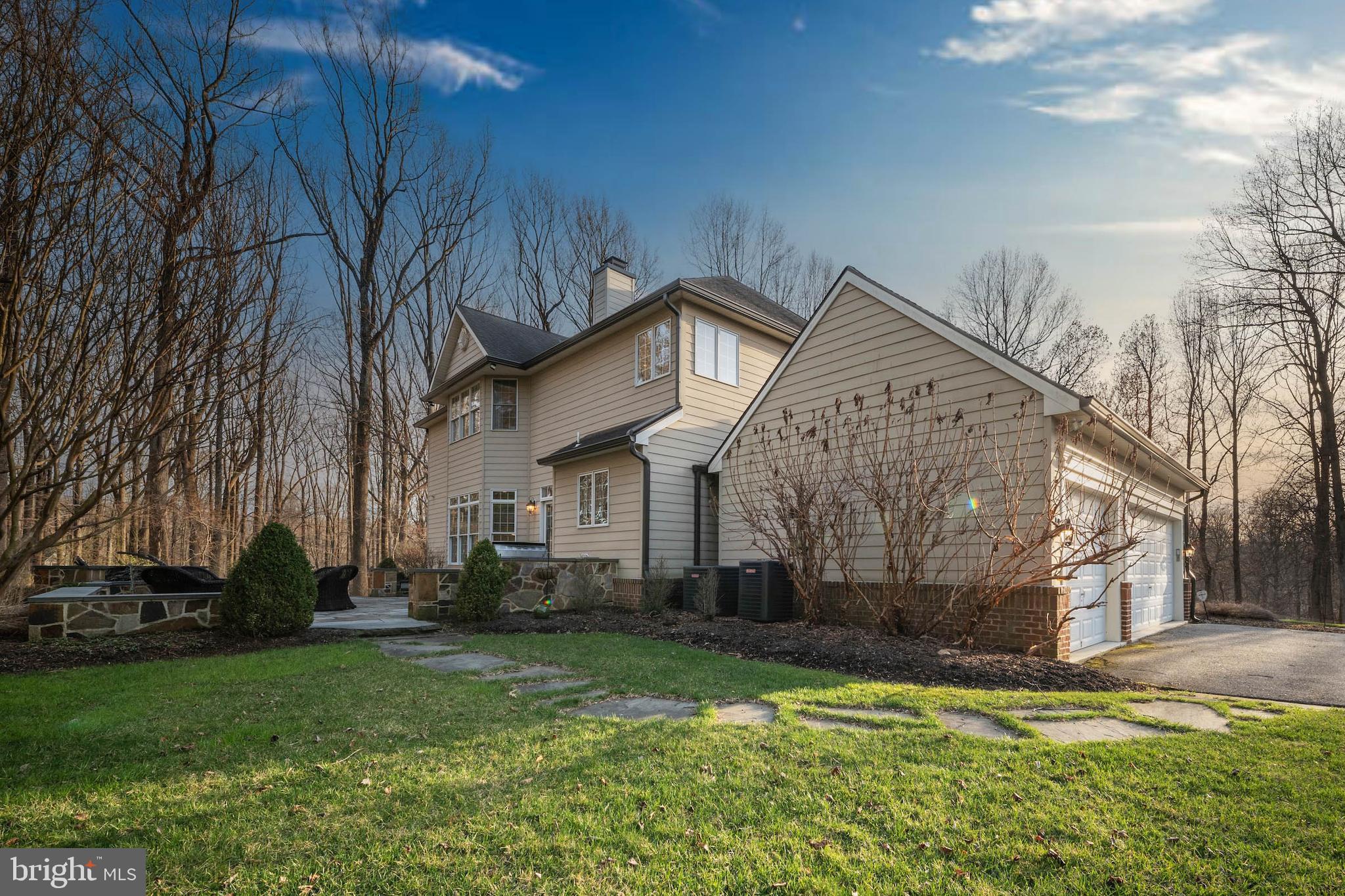 HILLSYDE HUNT - Residential