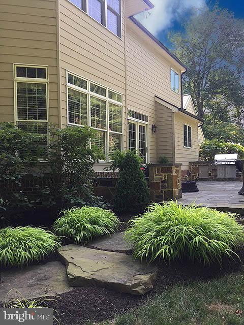 HILLSYDE HUNT - Residential