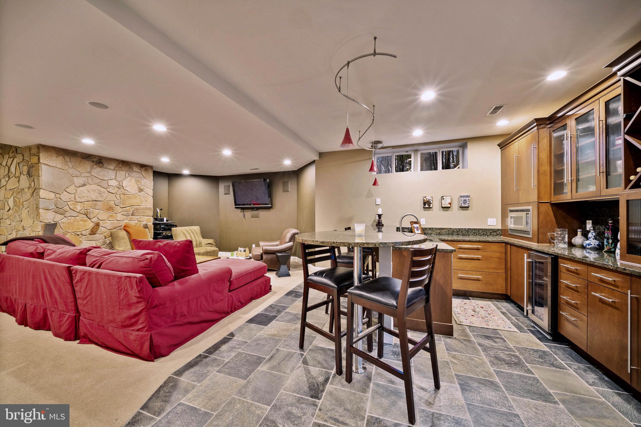 HILLSYDE HUNT - Residential