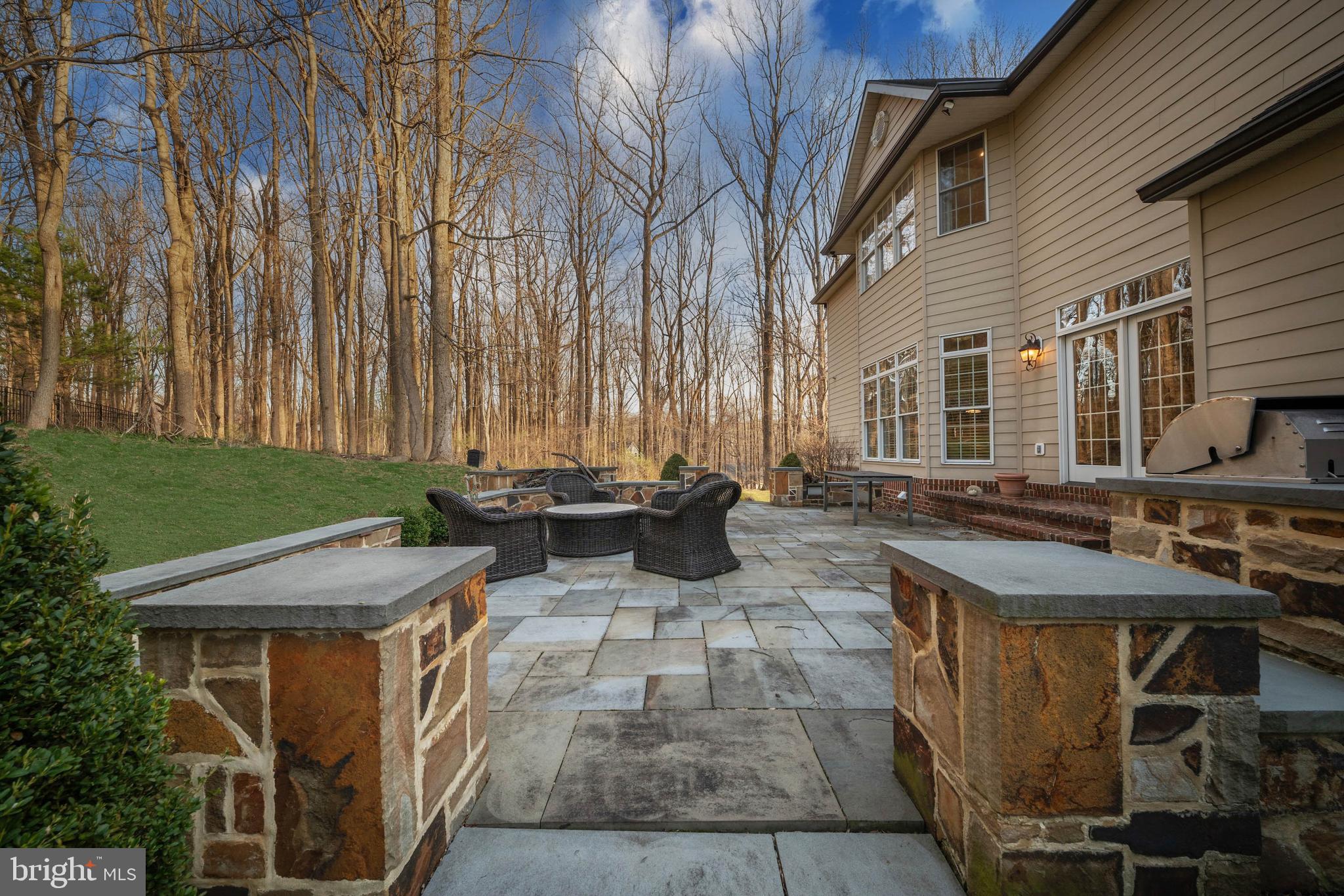 HILLSYDE HUNT - Residential