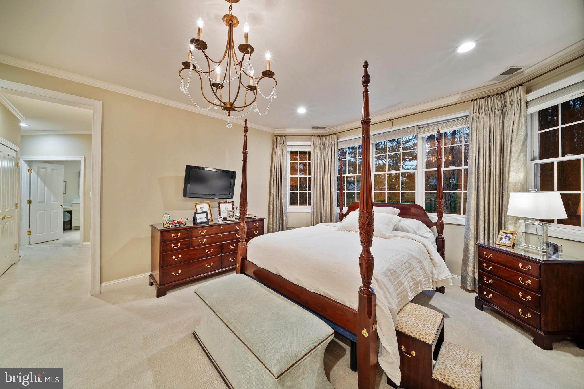 HILLSYDE HUNT - Residential