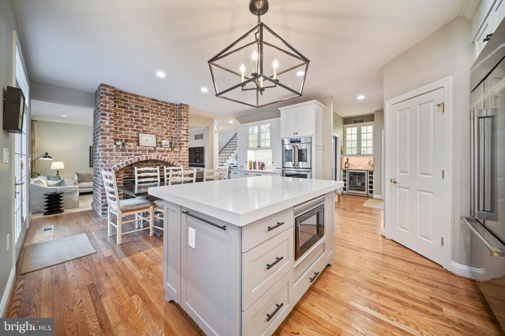 HILLSYDE HUNT - Residential