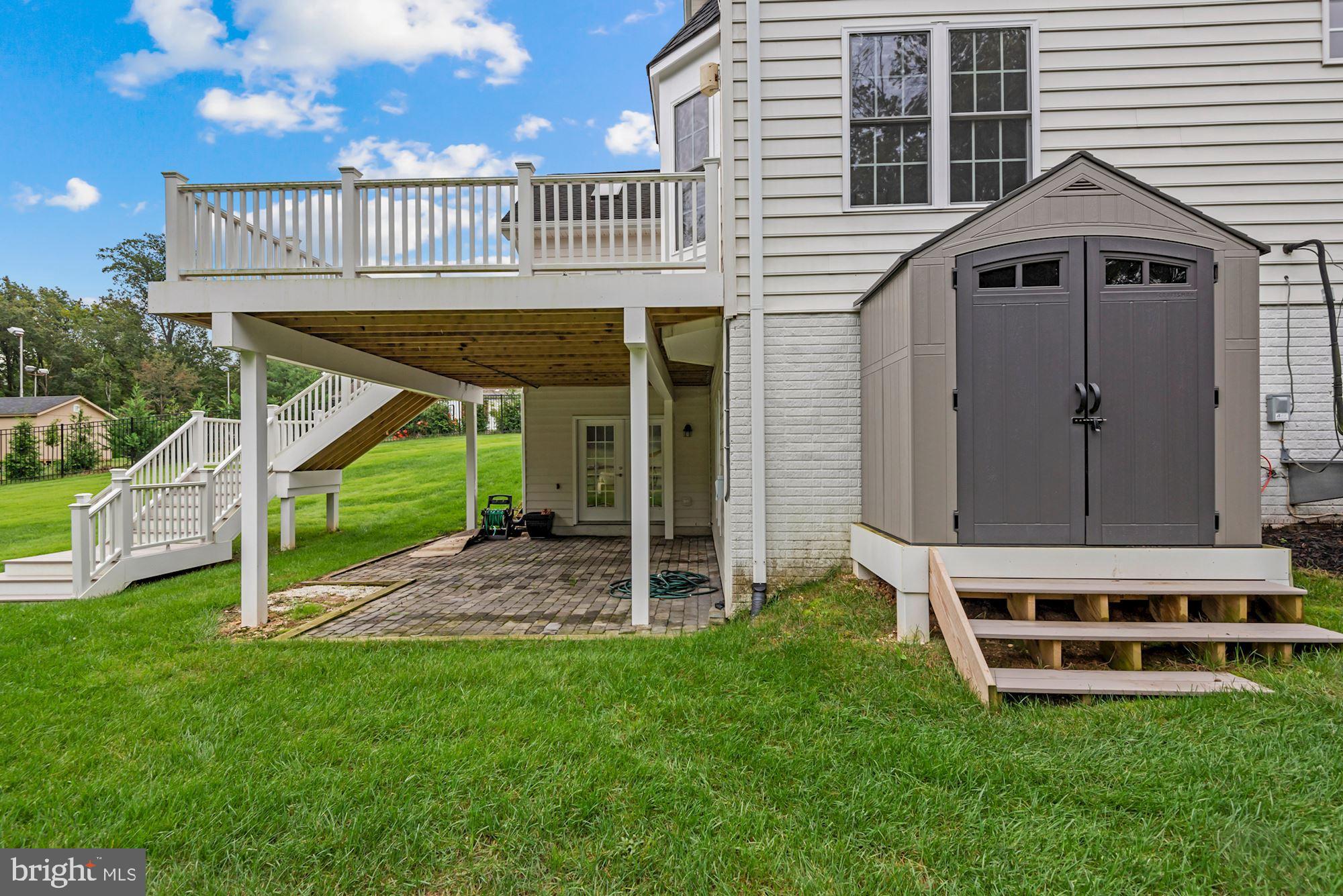 PINECREST - Residential