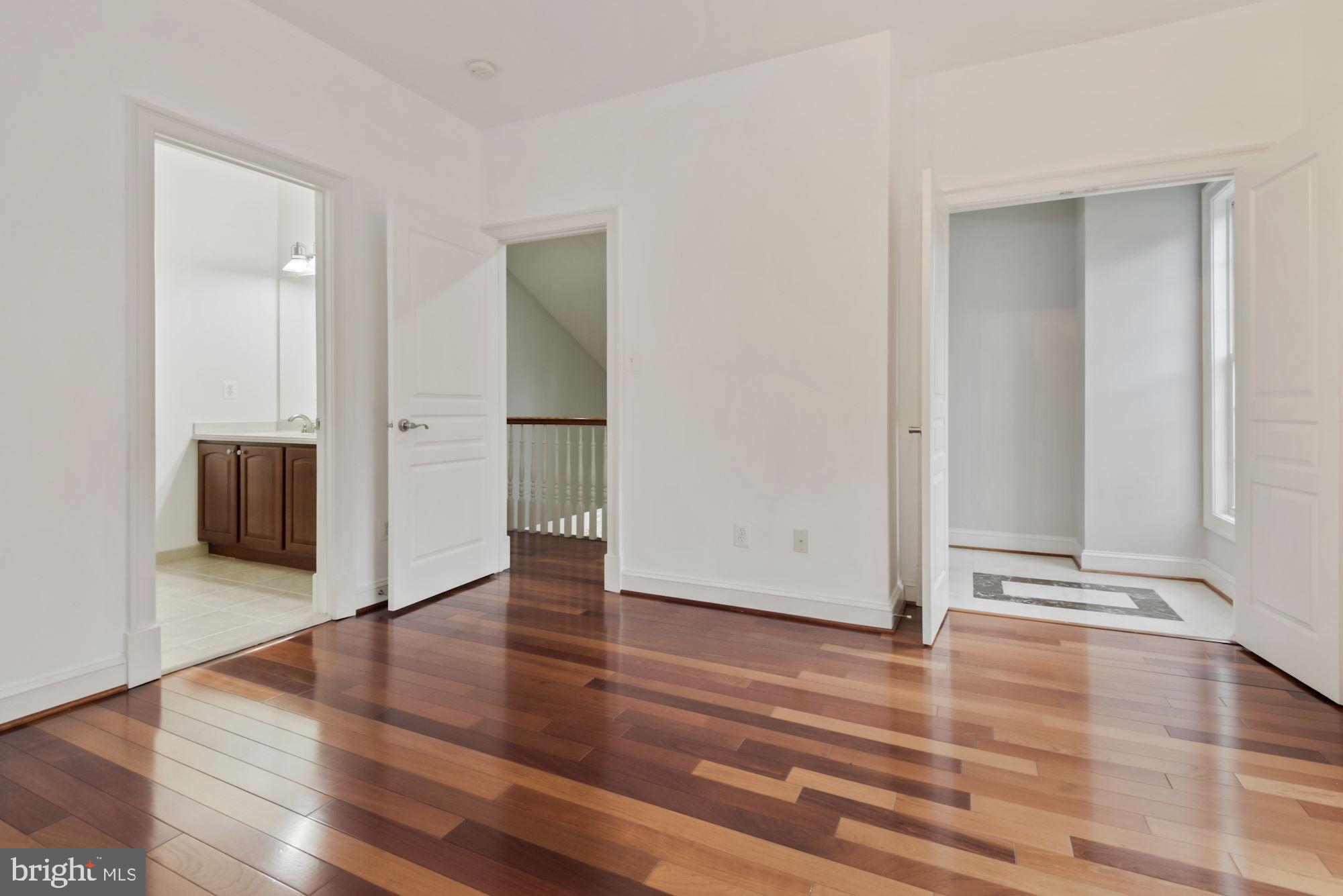 PINECREST - Residential