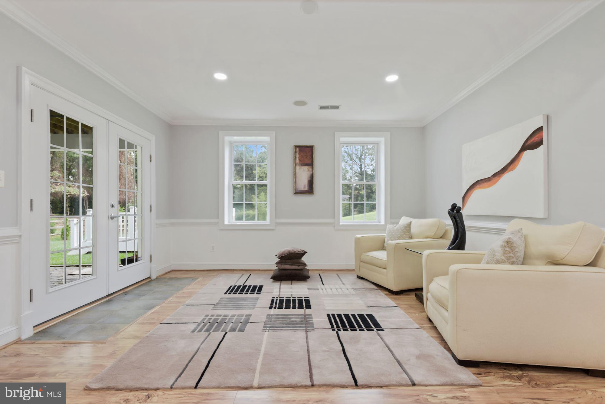 PINECREST - Residential