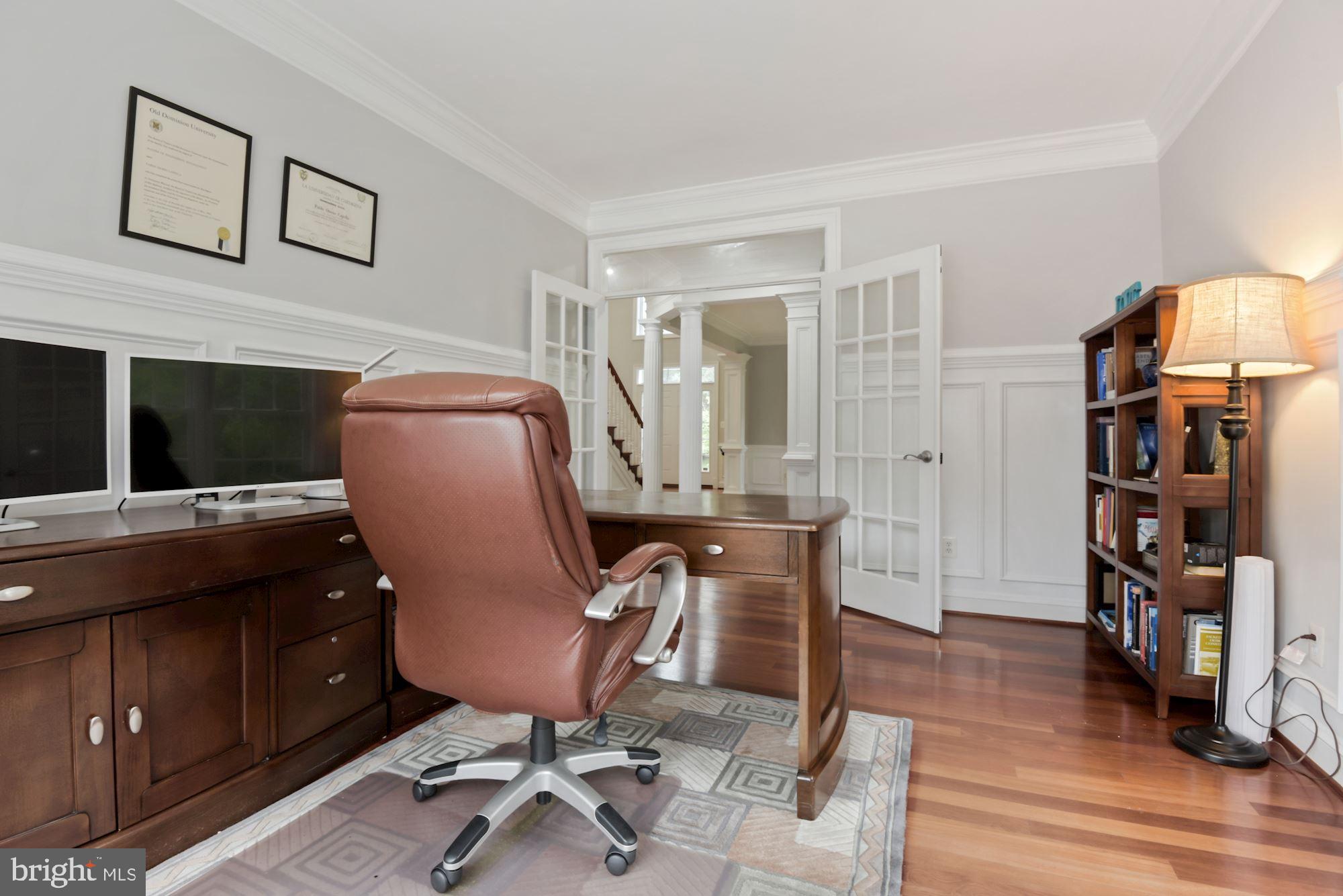 PINECREST - Residential