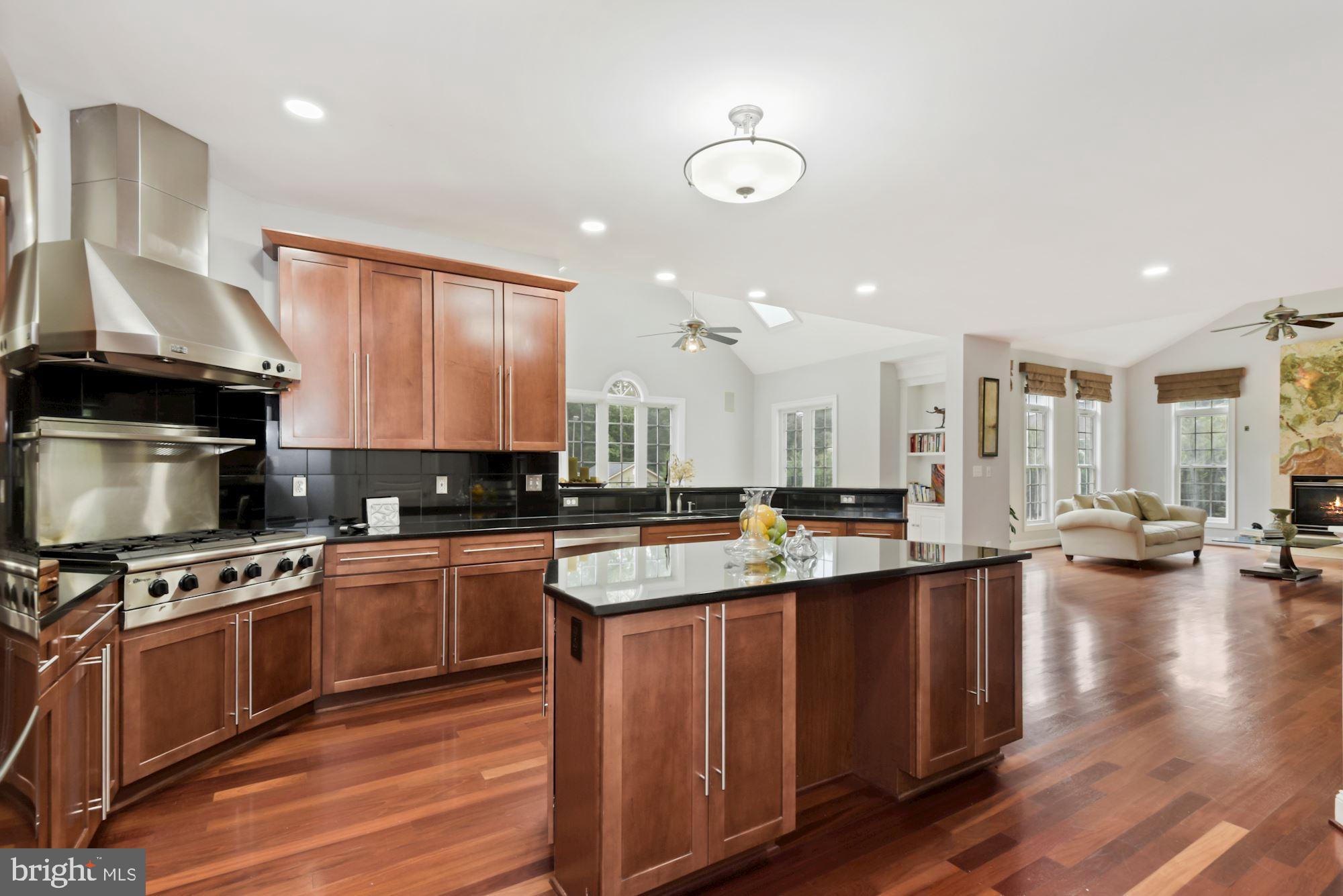 PINECREST - Residential