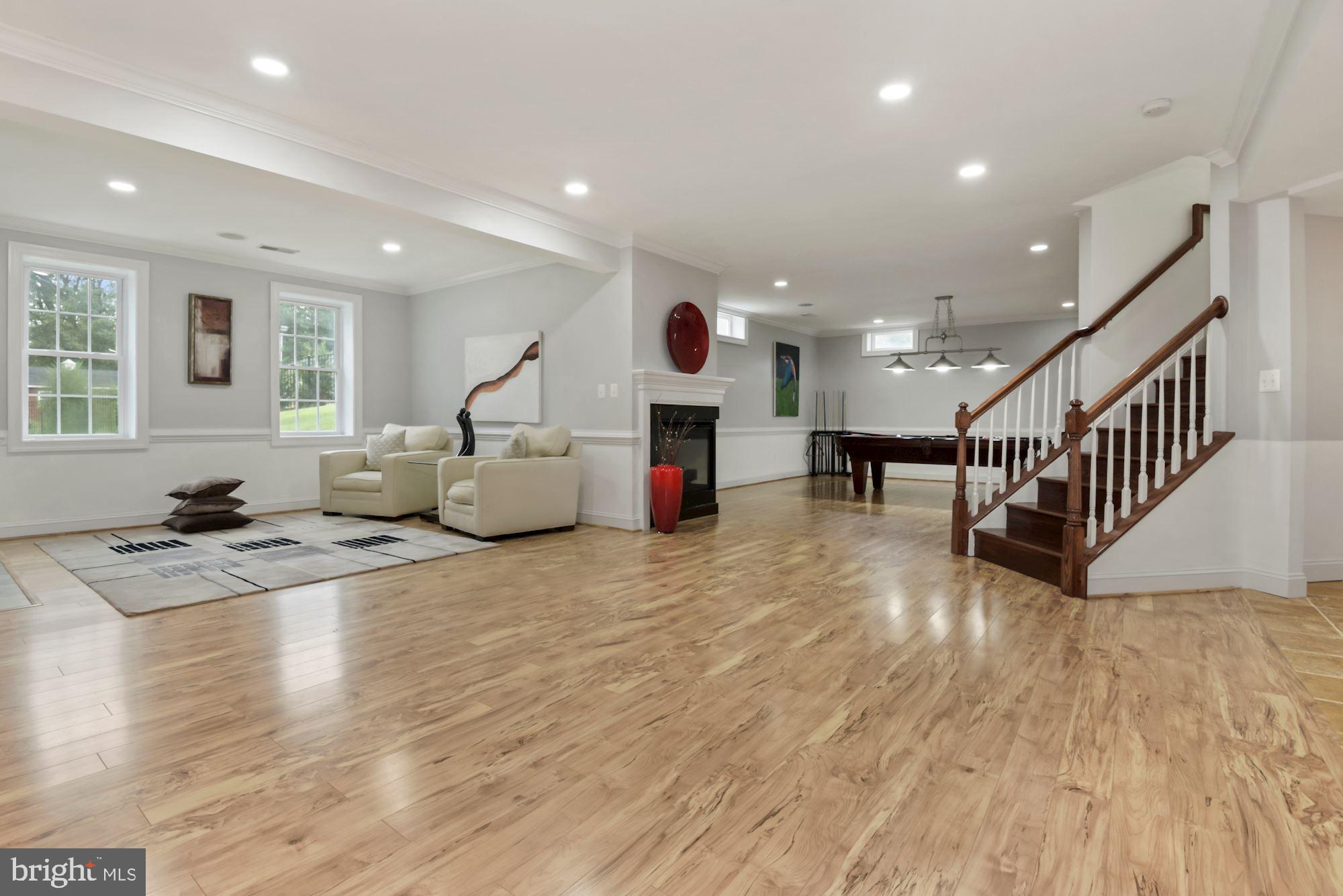 PINECREST - Residential