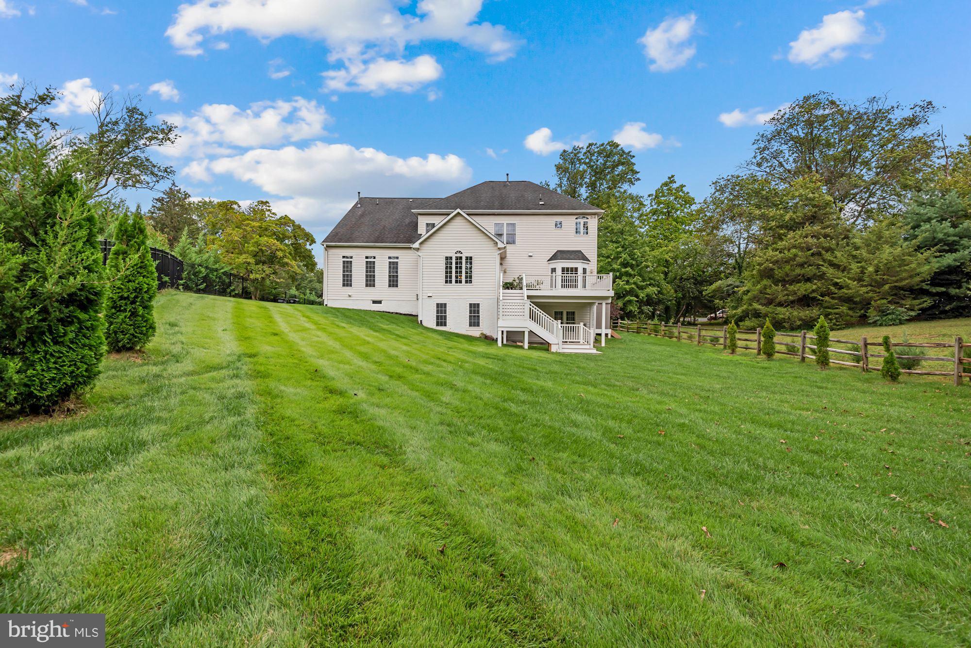 PINECREST - Residential