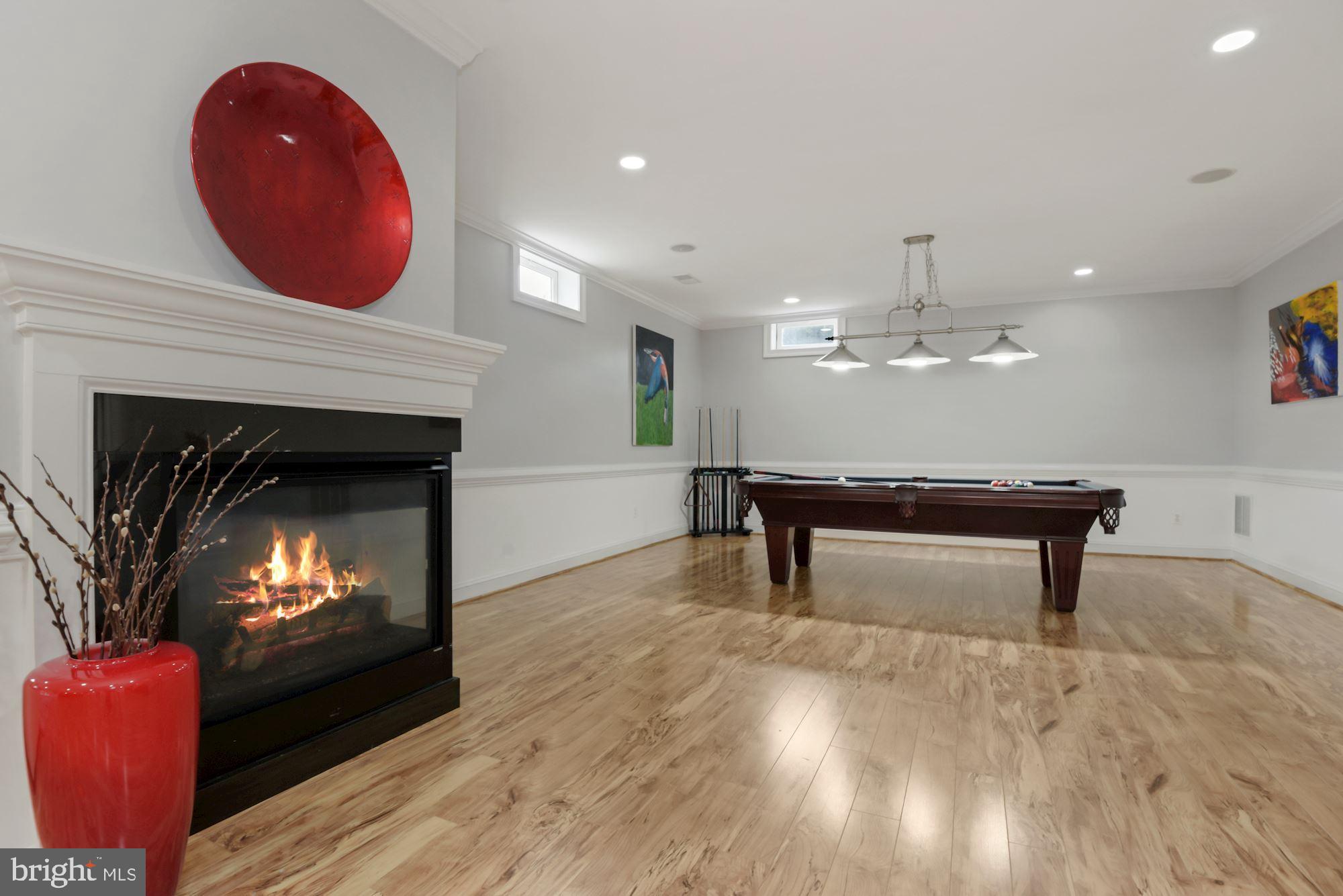 PINECREST - Residential