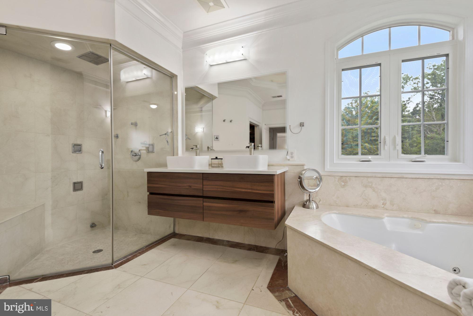 PINECREST - Residential