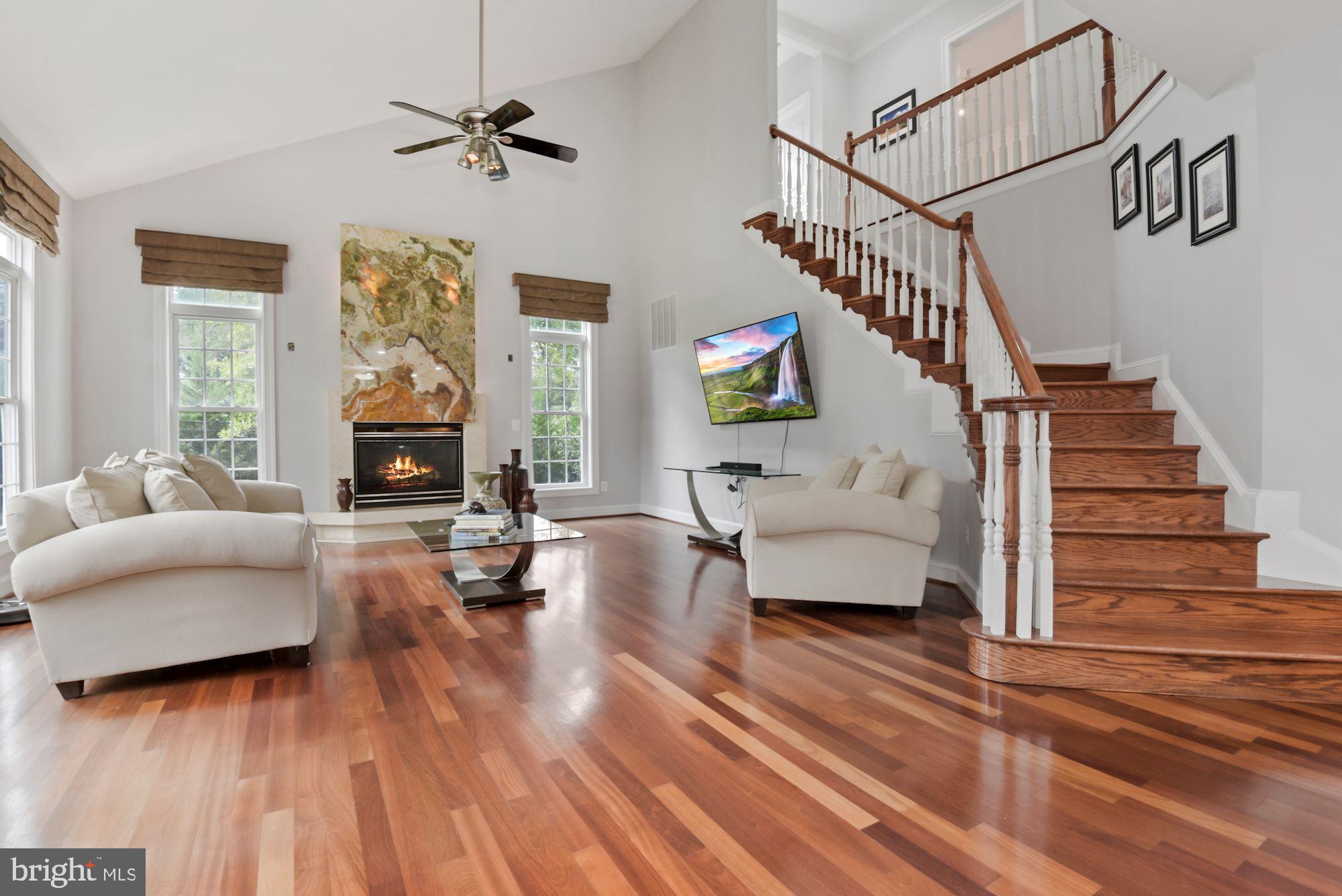 PINECREST - Residential