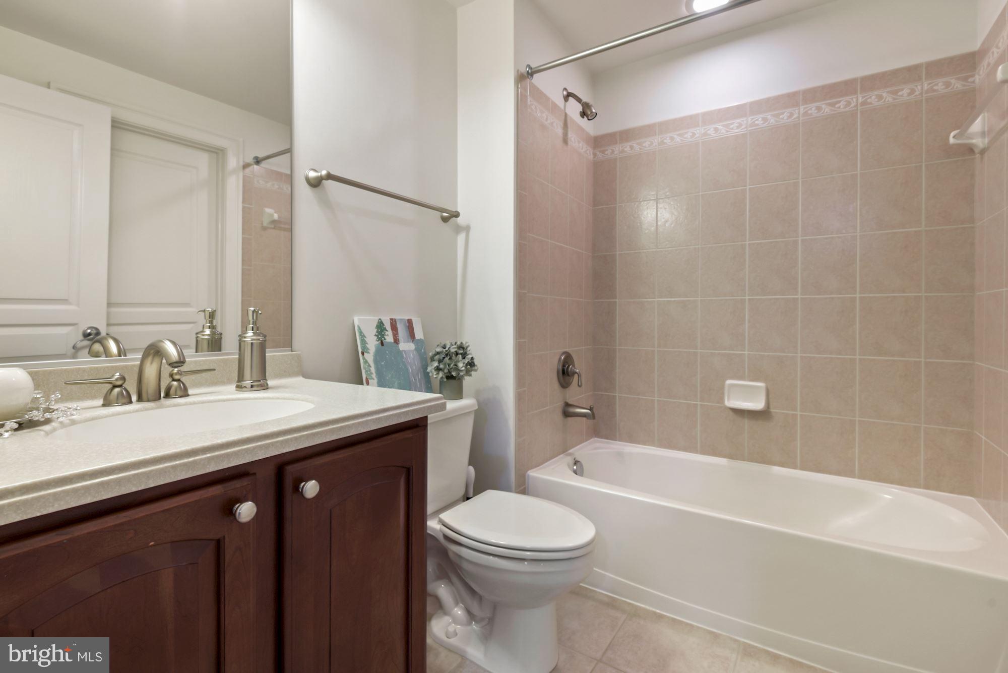 PINECREST - Residential