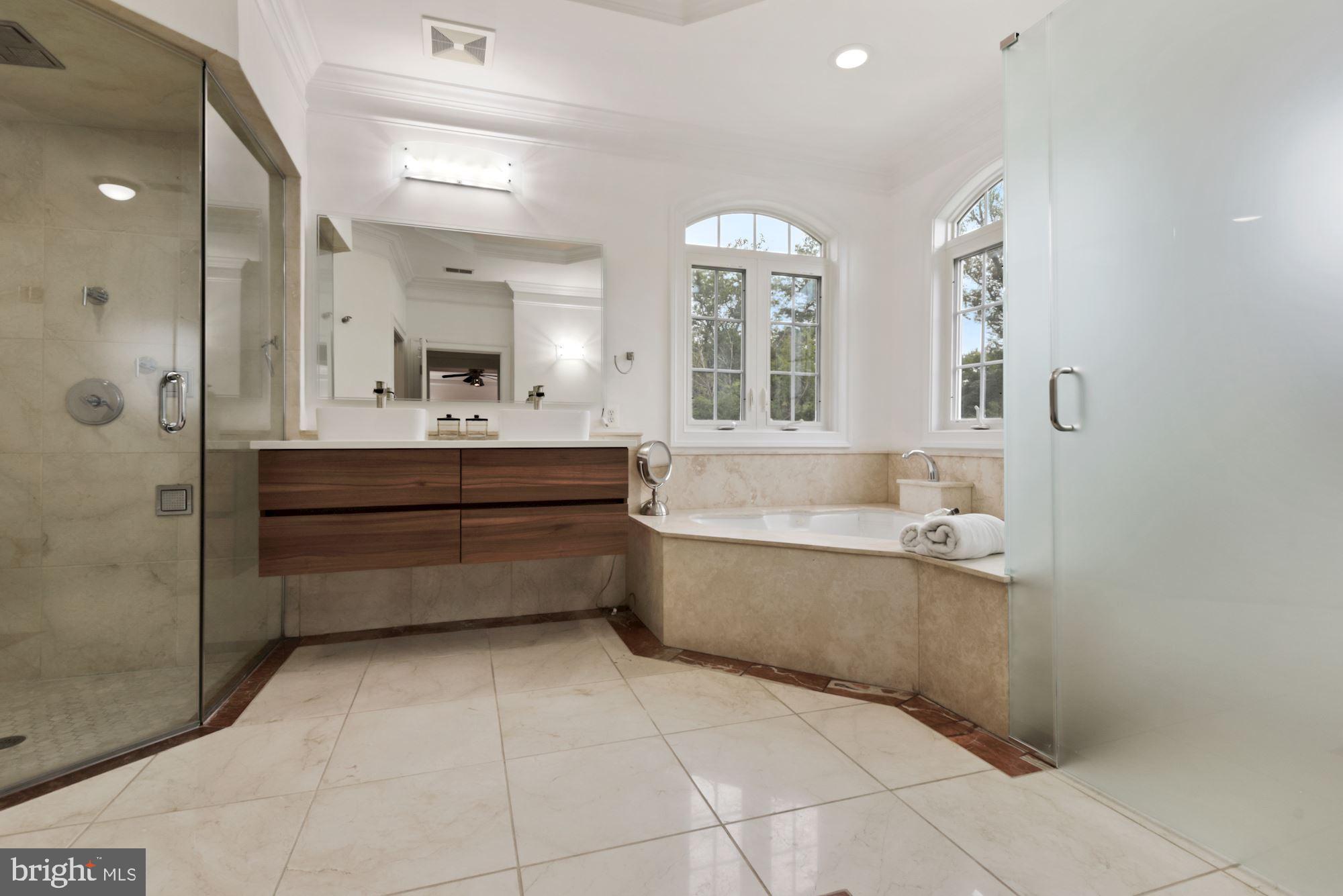 PINECREST - Residential