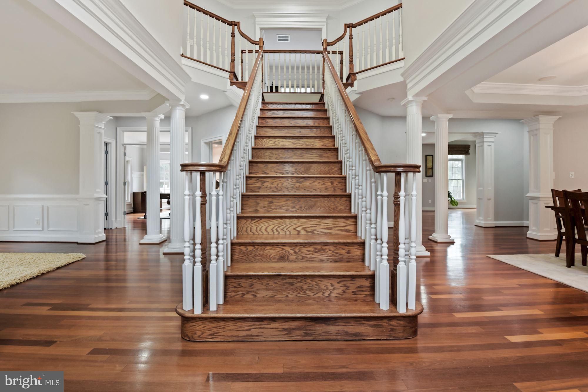 PINECREST - Residential