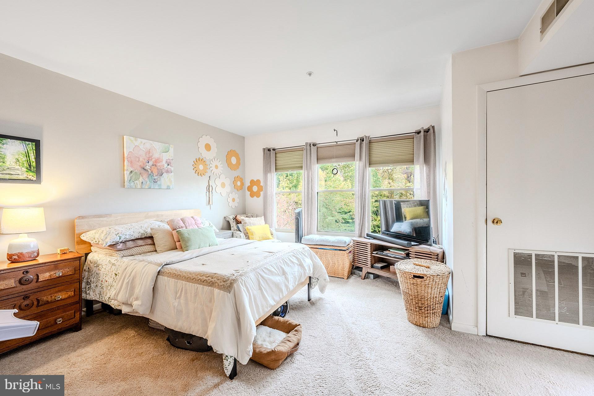 ANNAPOLIS OVERLOOK - Residential