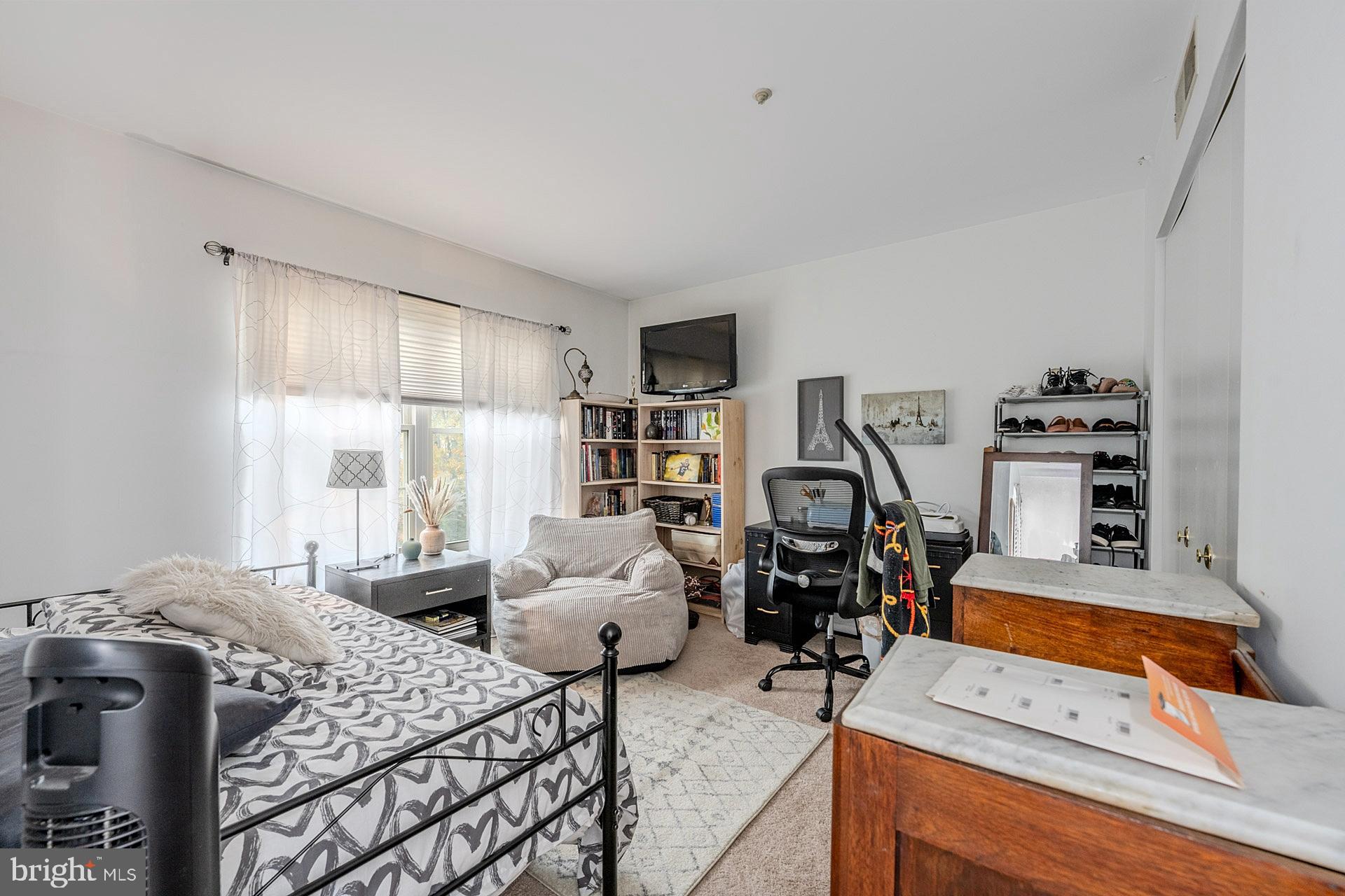 ANNAPOLIS OVERLOOK - Residential