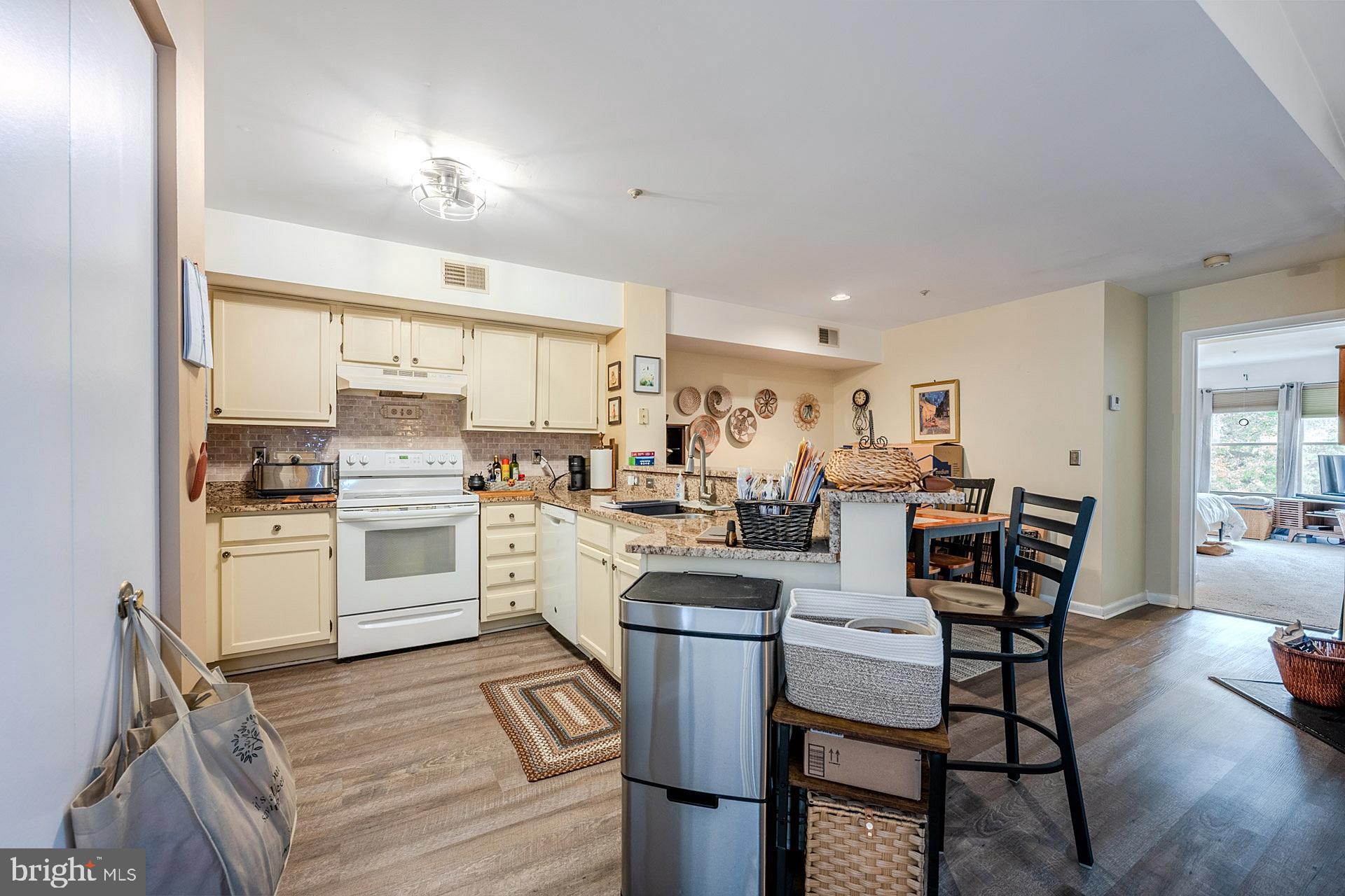 ANNAPOLIS OVERLOOK - Residential