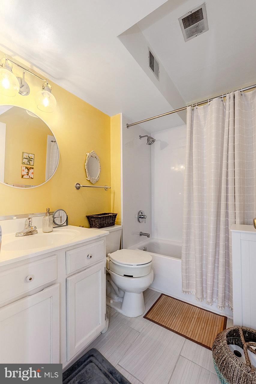 ANNAPOLIS OVERLOOK - Residential