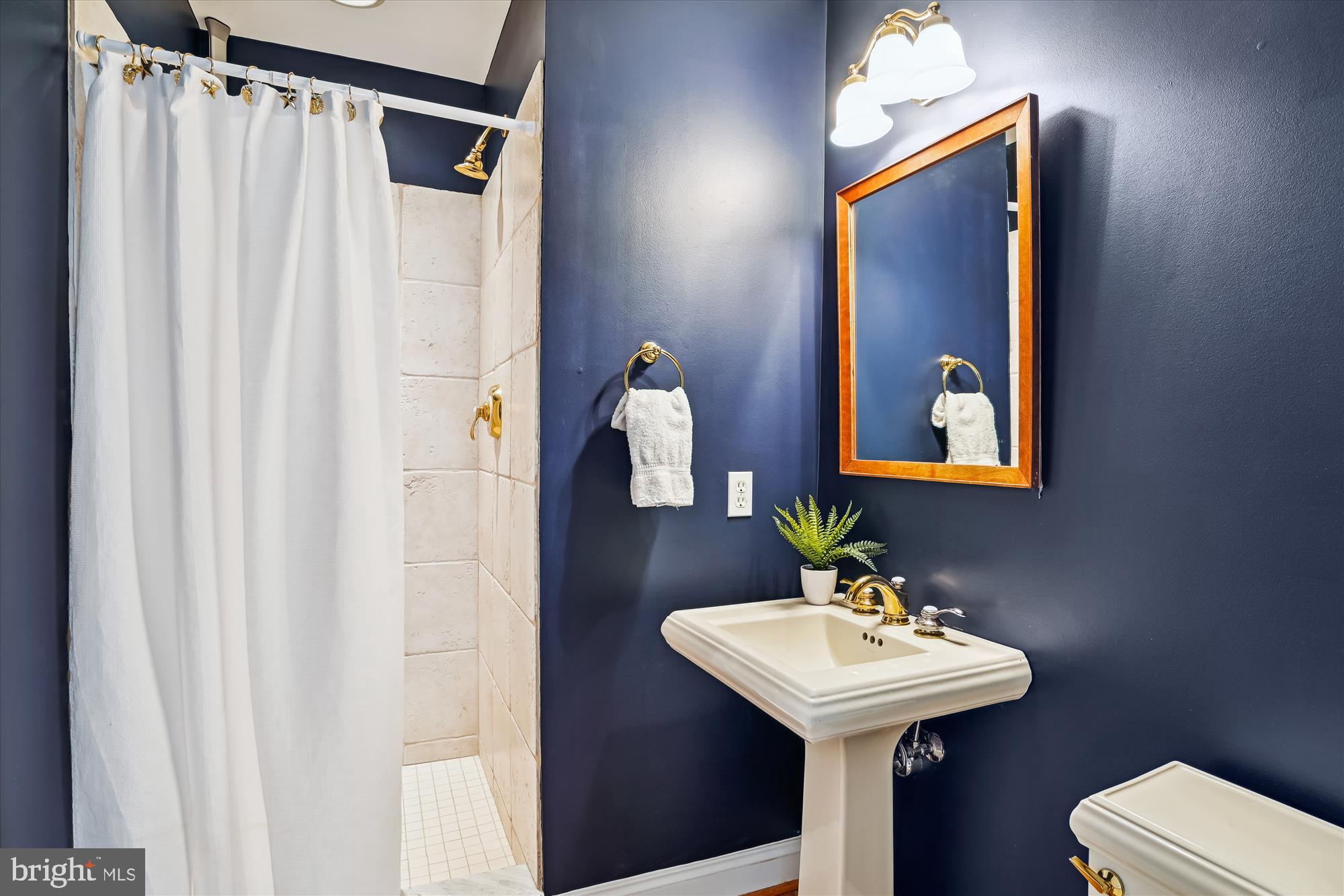 LINSTEAD ON THE SEVERN - Residential