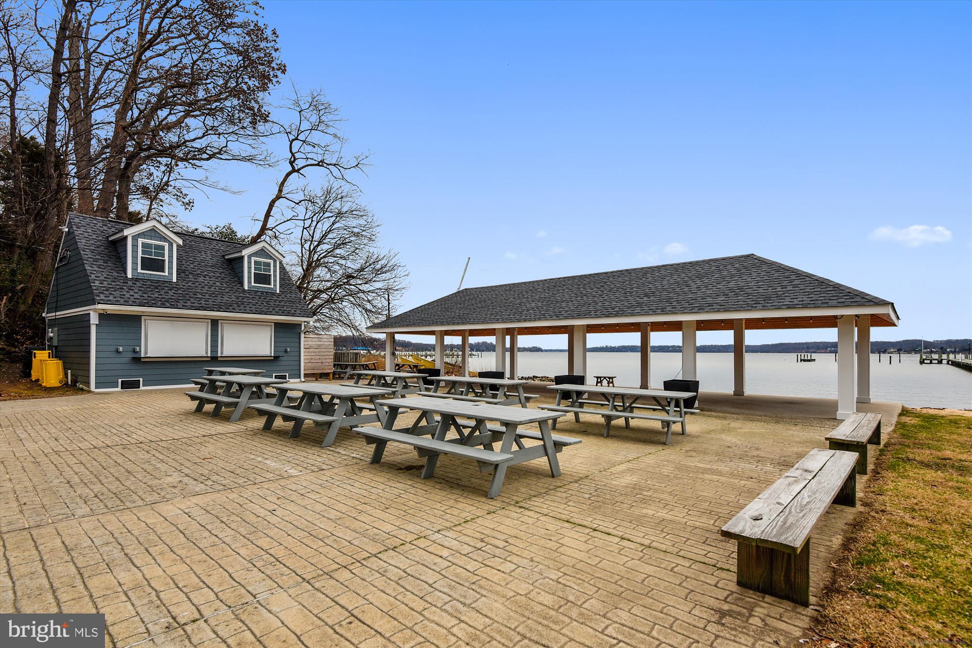 LINSTEAD ON THE SEVERN - Residential