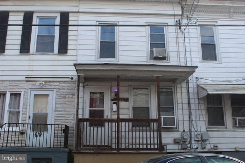Townhouse For Rent - 621 W Norwegian Street<br/> Schuylkill County, POTTSVILLE, PA 17901