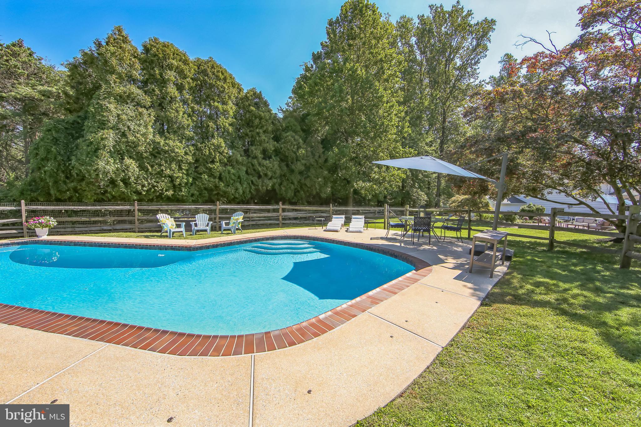 1635 CHRISTINE LANE