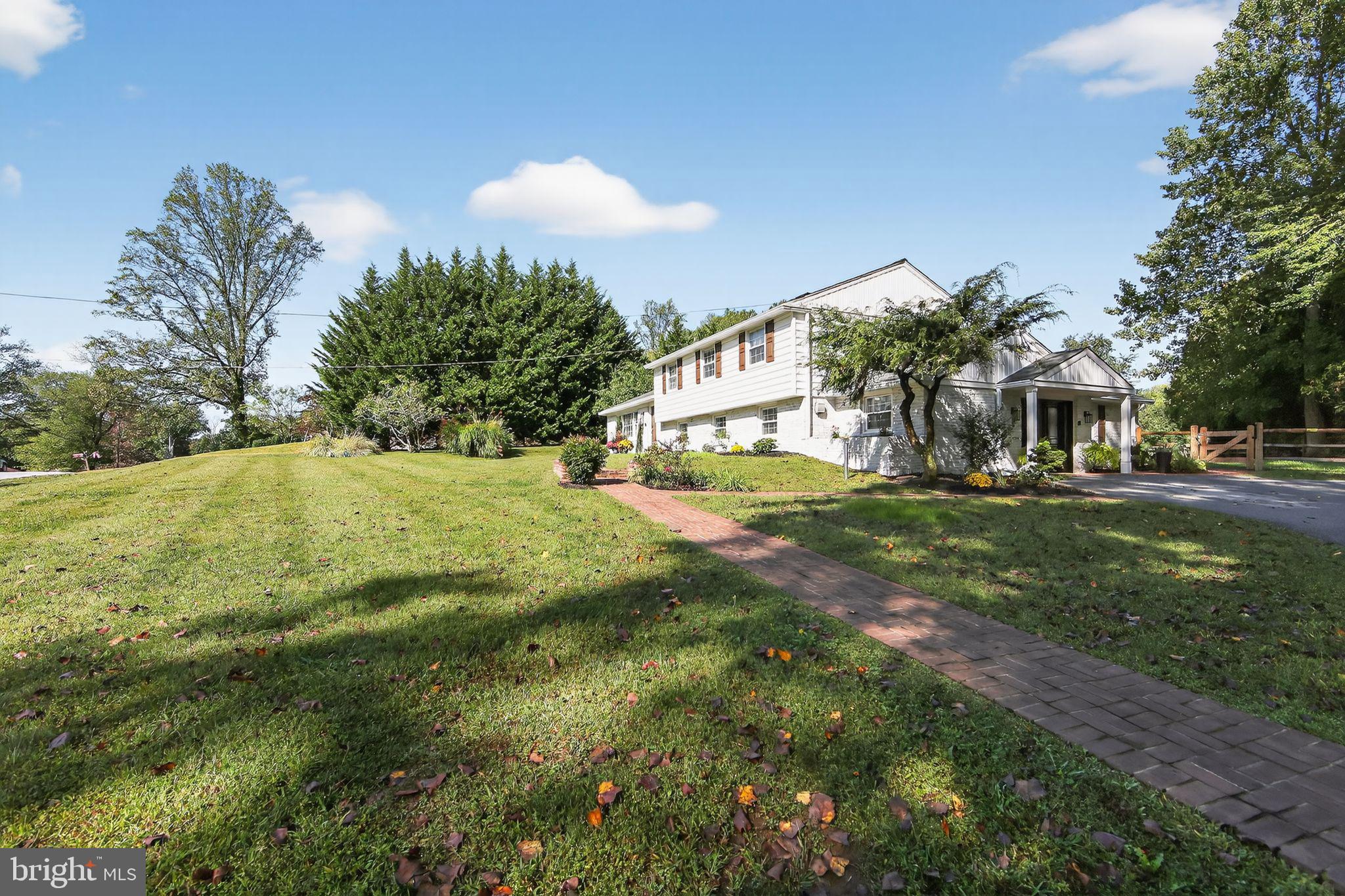 1635 CHRISTINE LANE