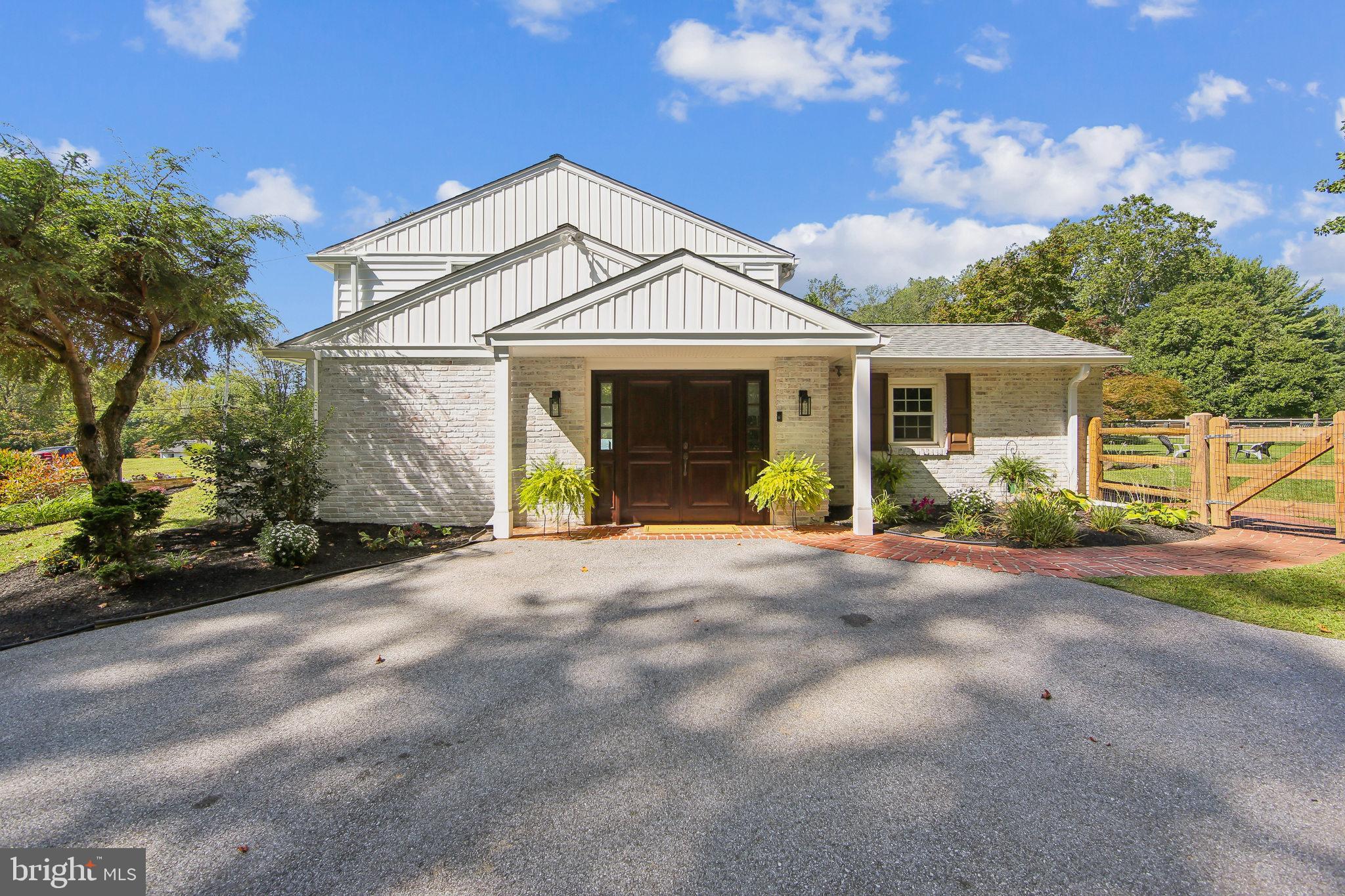1635 CHRISTINE LANE