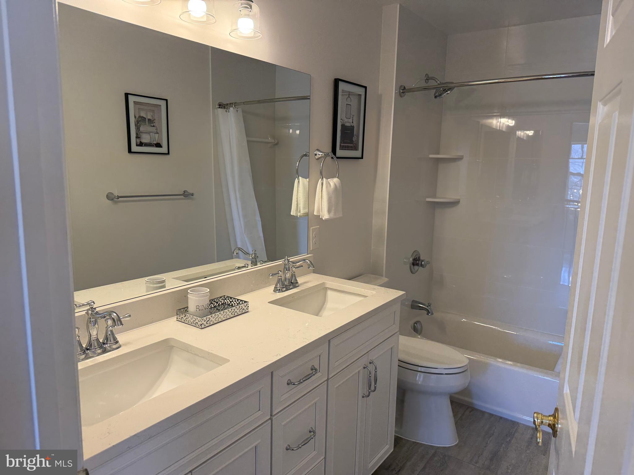 MANSFIELD ESTATES - Residential