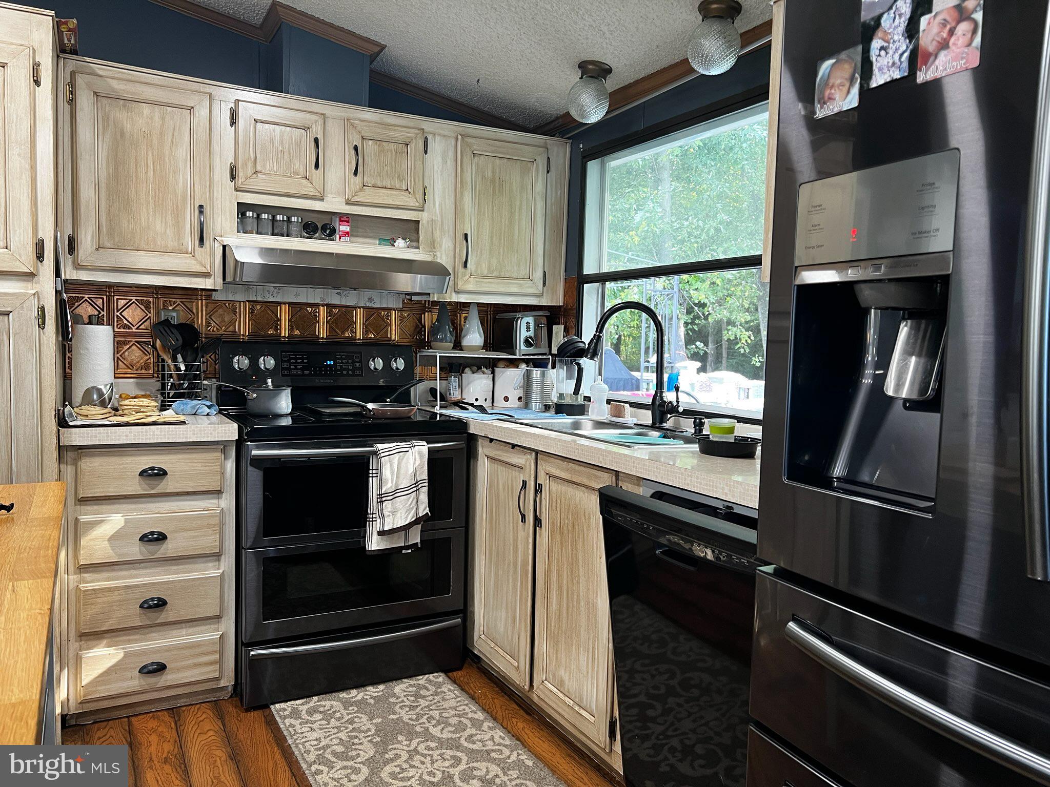 BRIARWOOD ESTATES - Residential