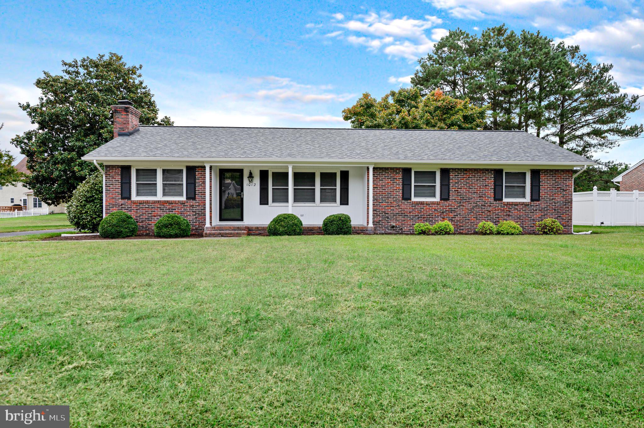 1012 SHERWOOD CIRCLE