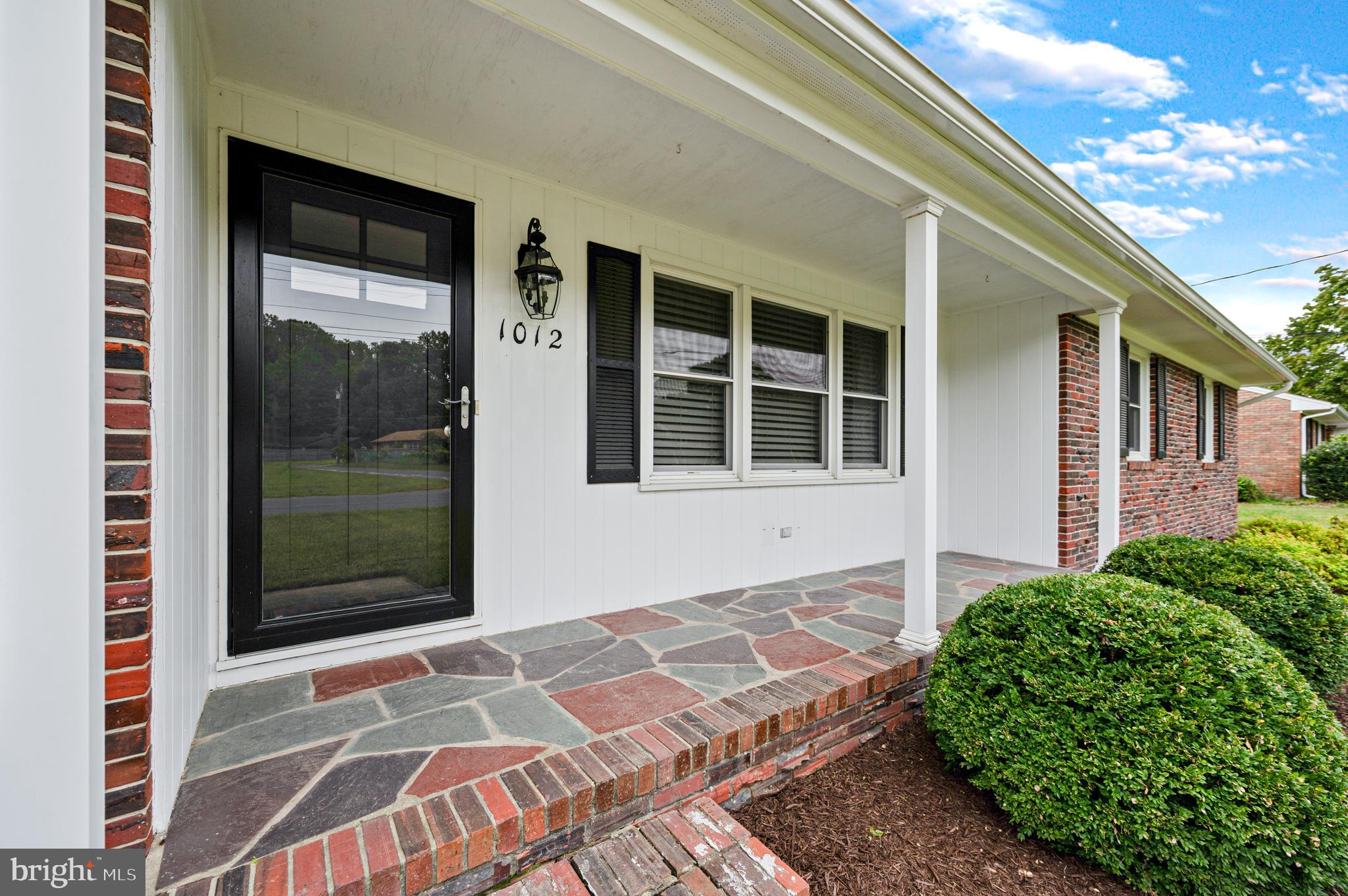 1012 SHERWOOD CIRCLE